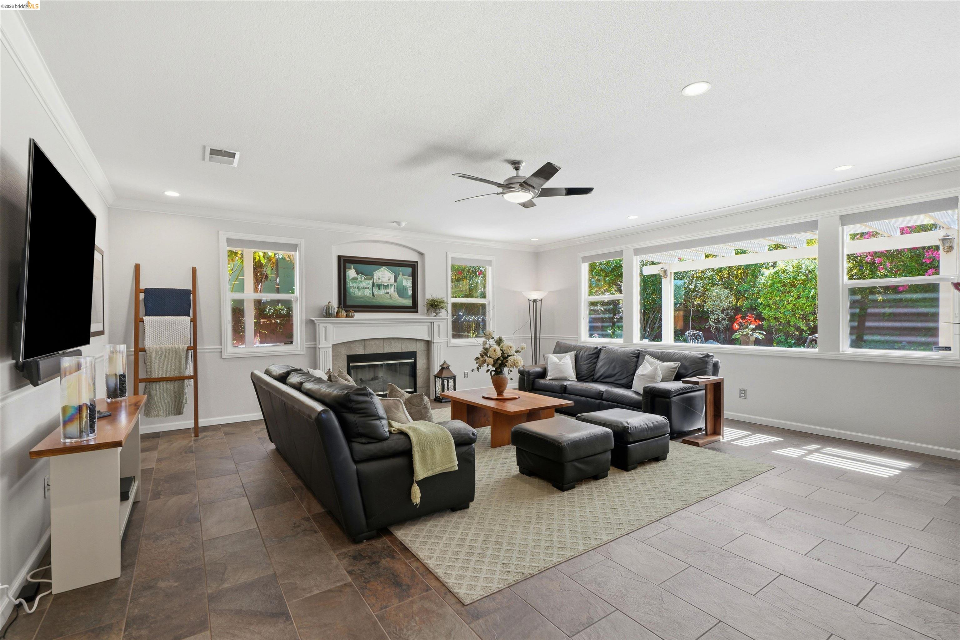 5048 Botting Ct