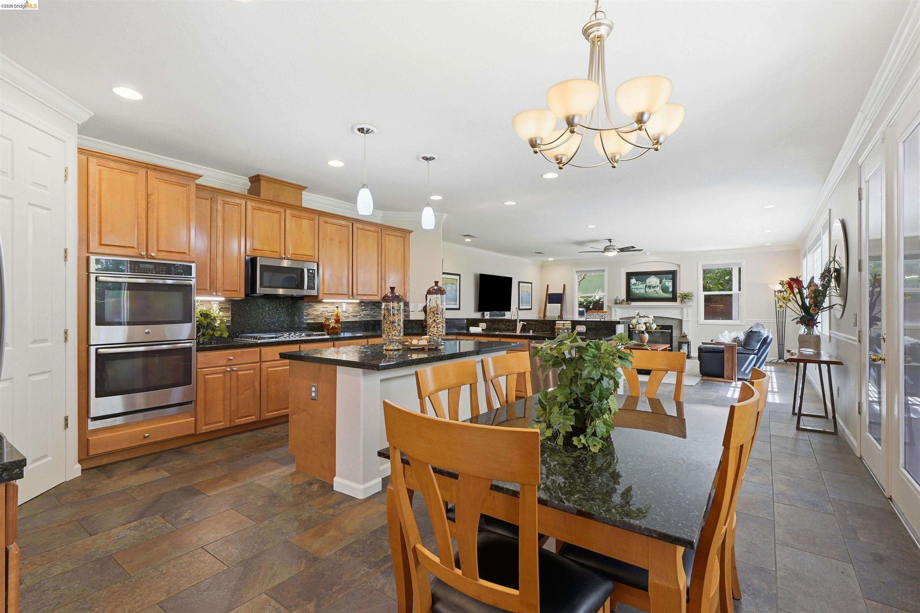 5048 Botting Ct
