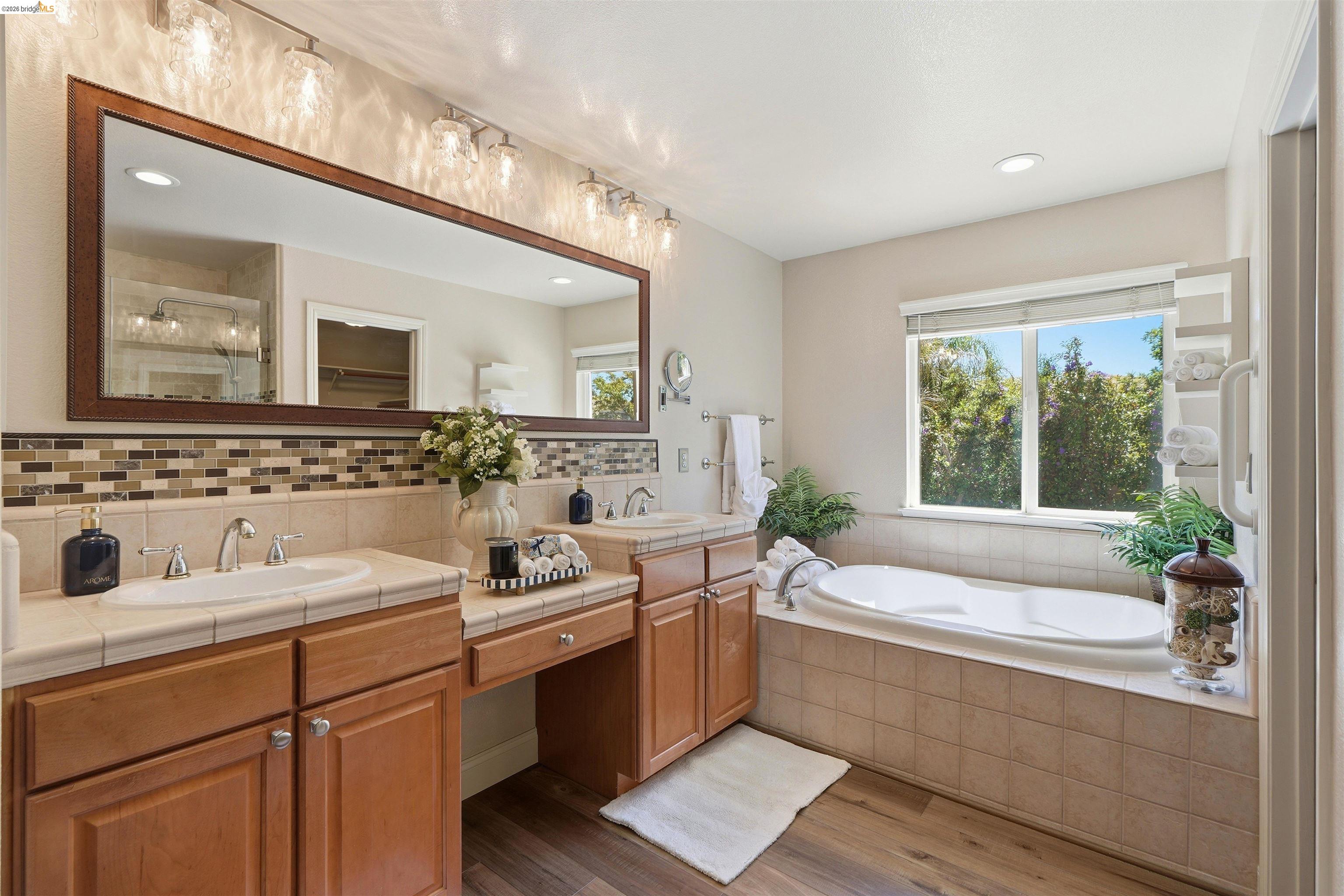 5048 Botting Ct