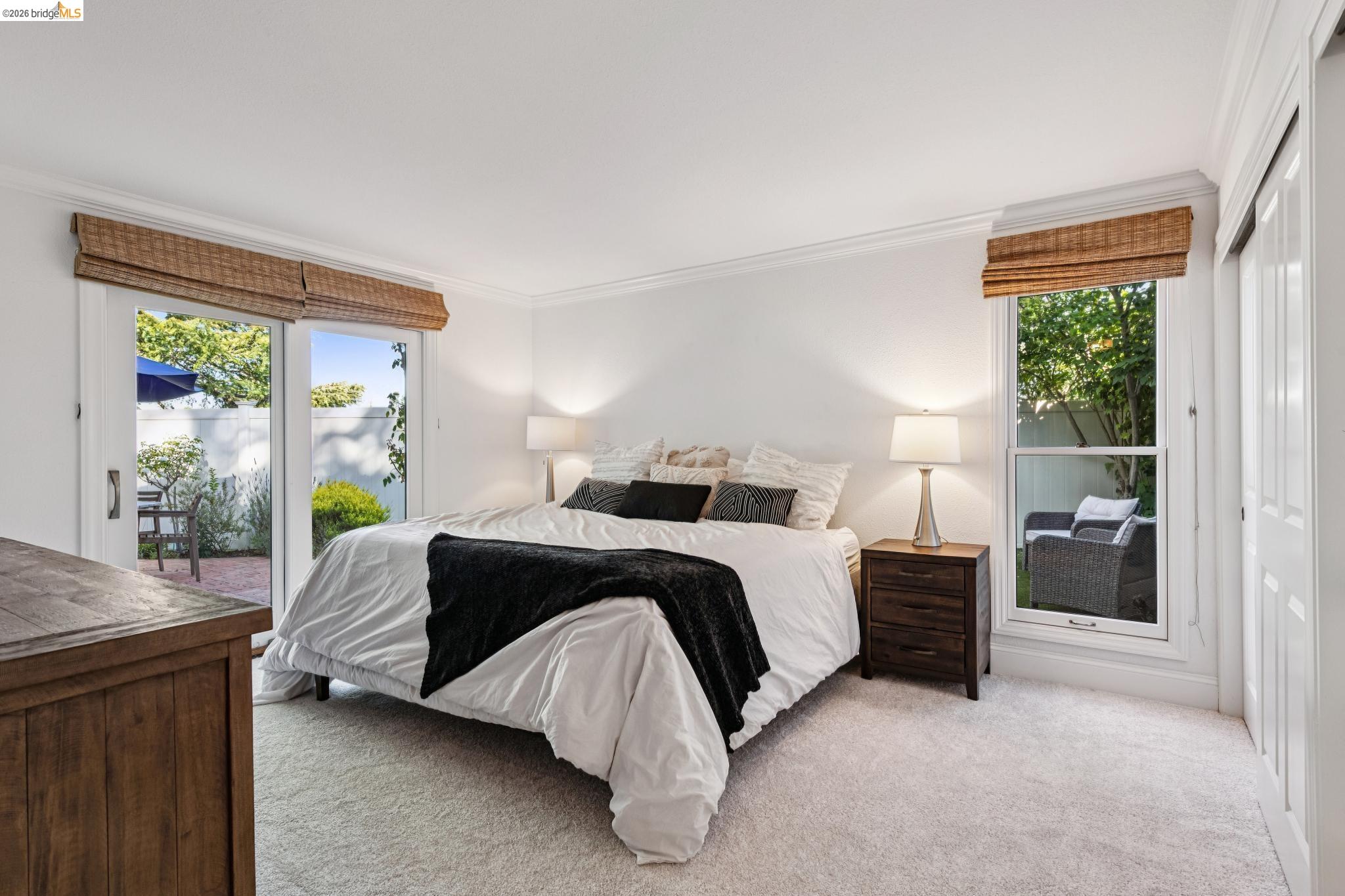1912 Ascot Dr