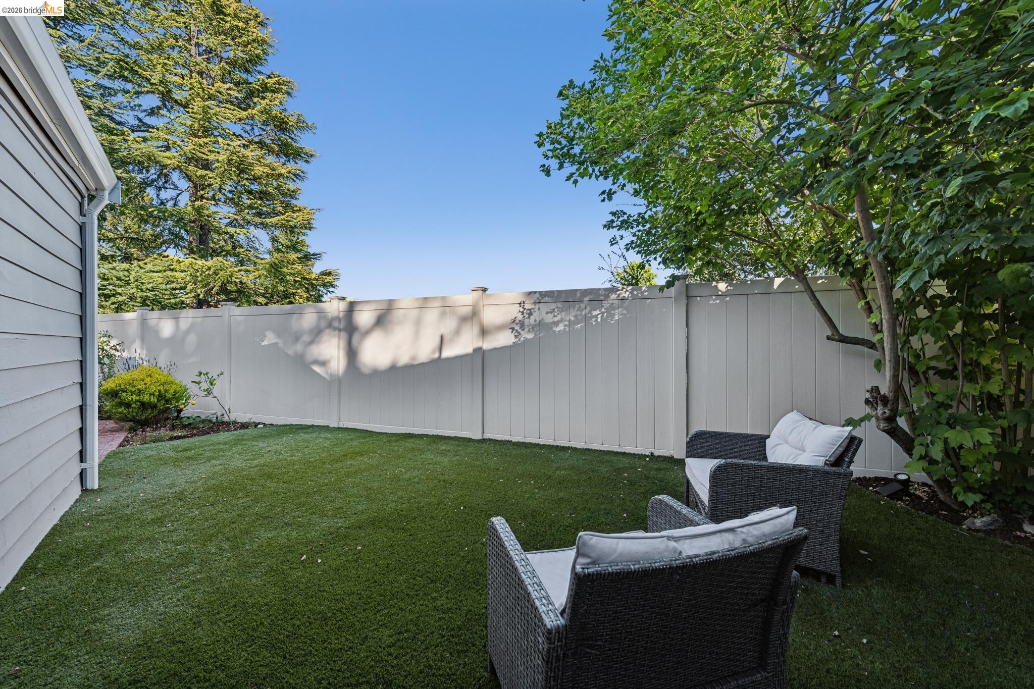 1912 Ascot Dr