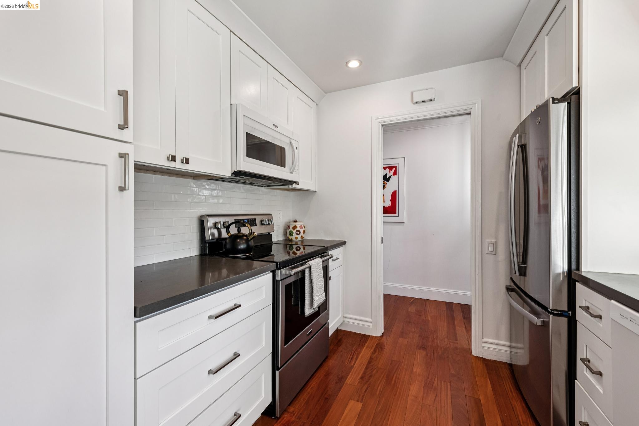 1912 Ascot Dr