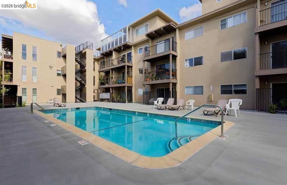425 Orange St # 202