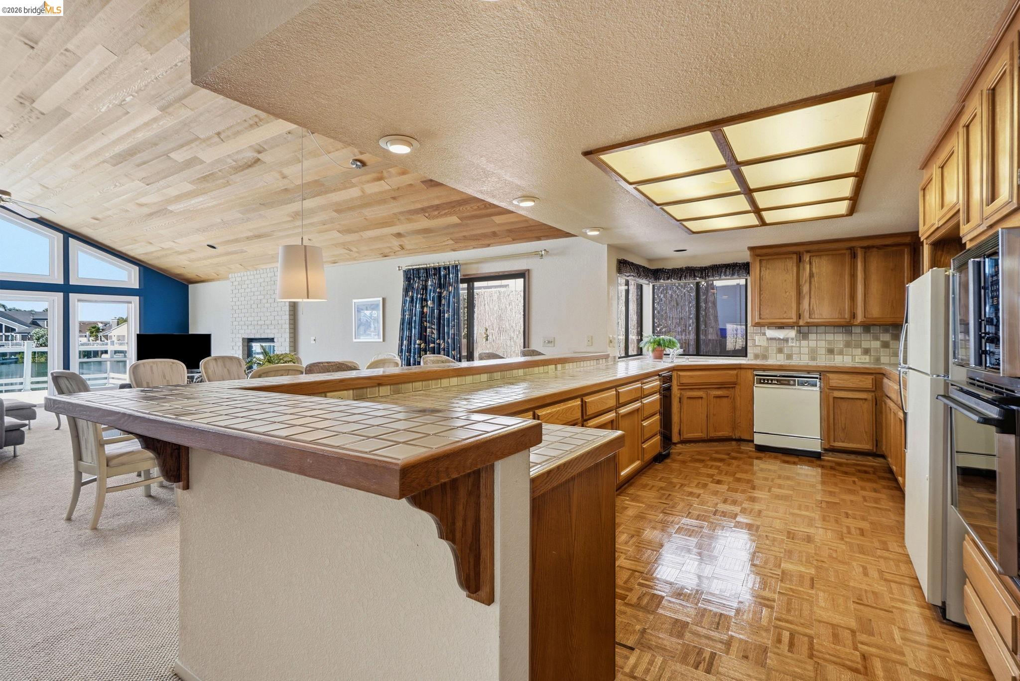 1794 Seal Way