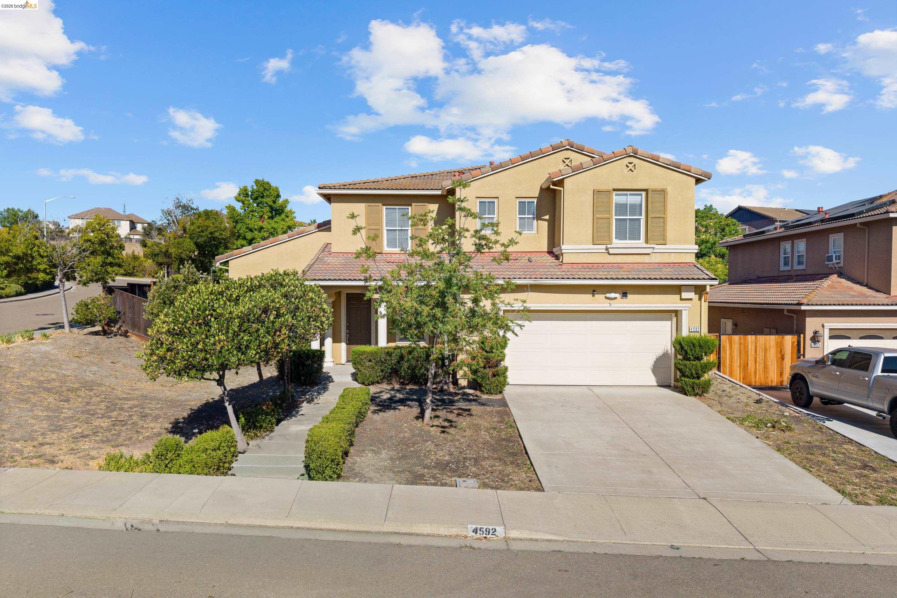 4592 Le Conte Cir