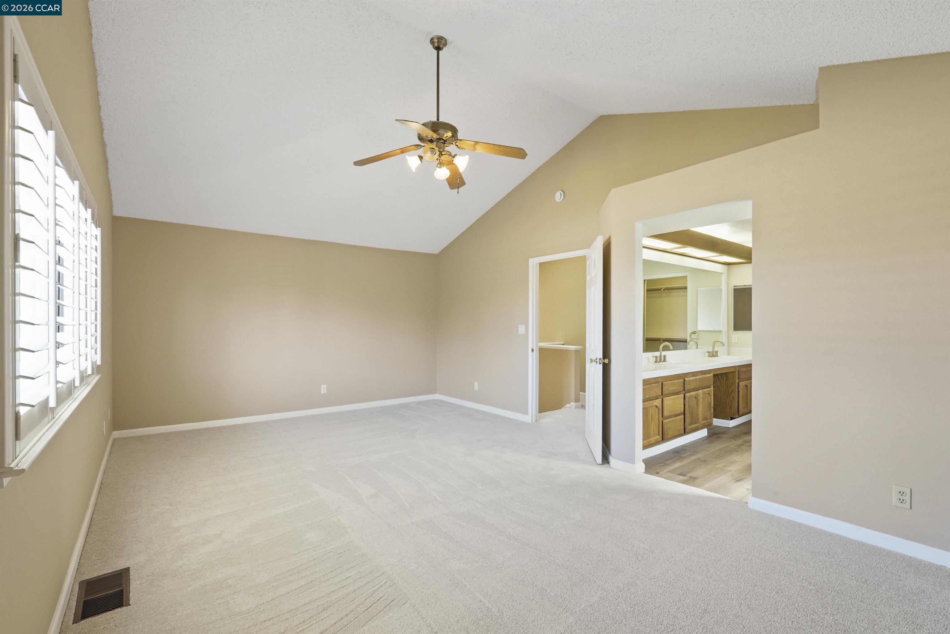 5535 Edgeview Dr