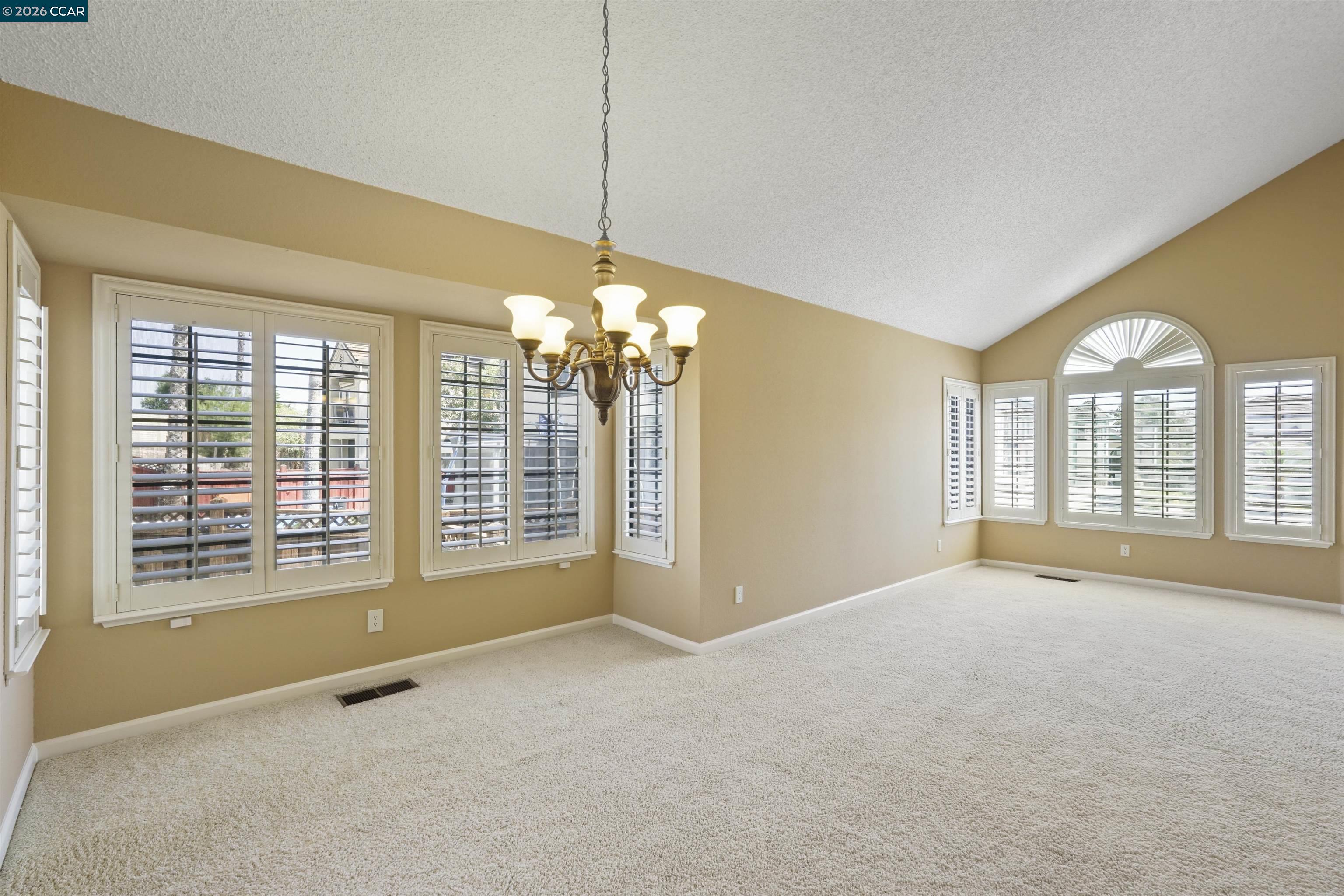 5535 Edgeview Dr