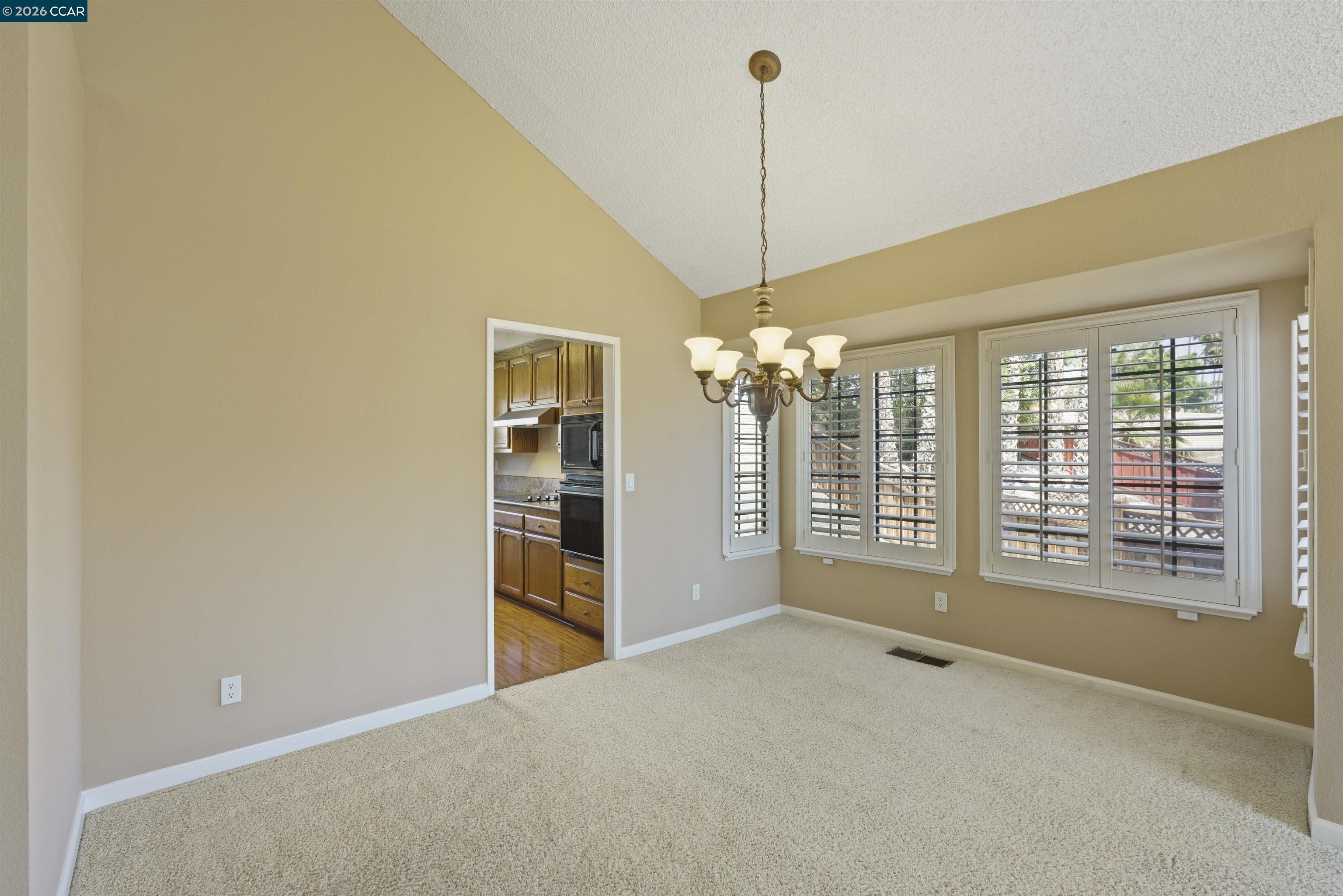 5535 Edgeview Dr