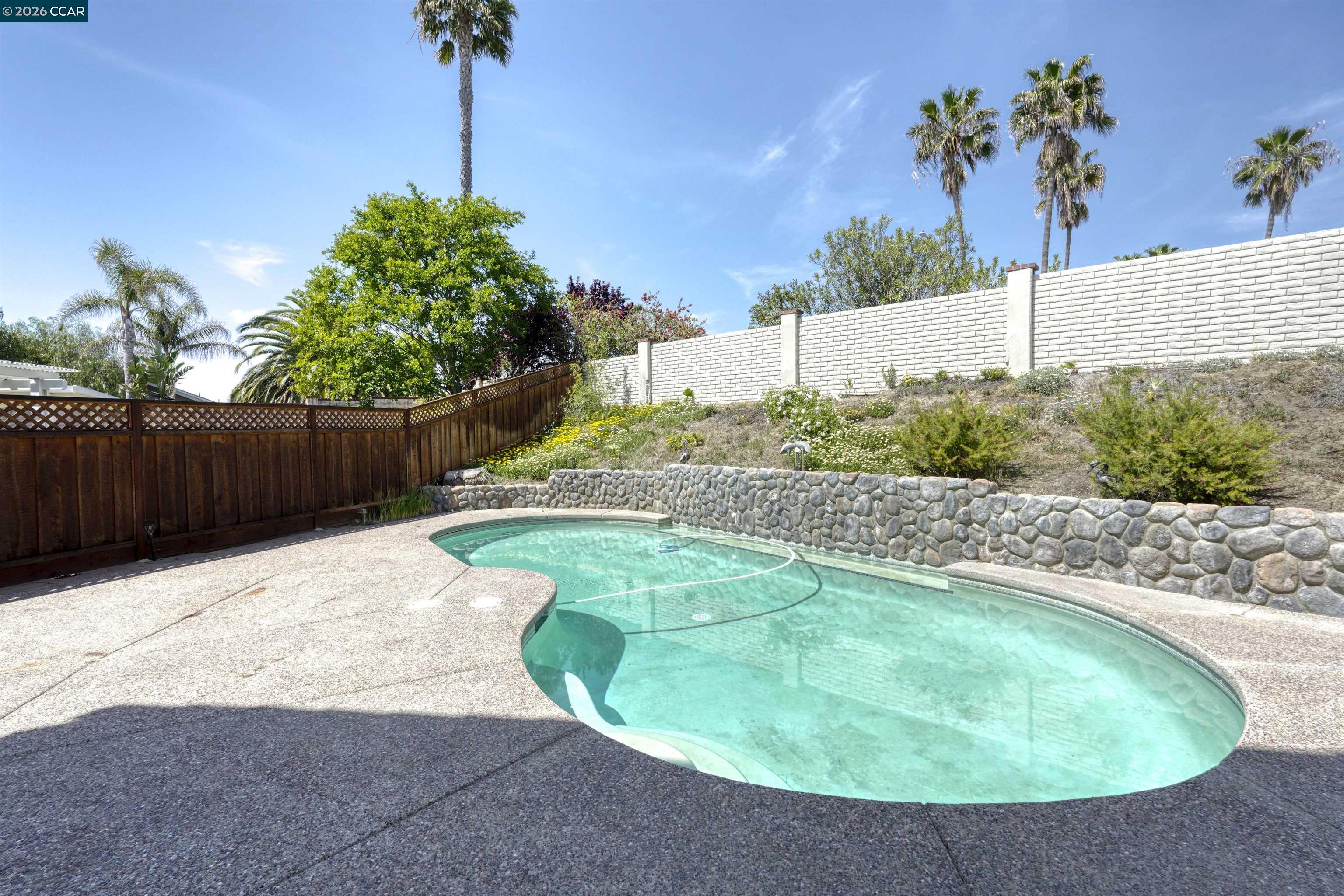 5535 Edgeview Dr