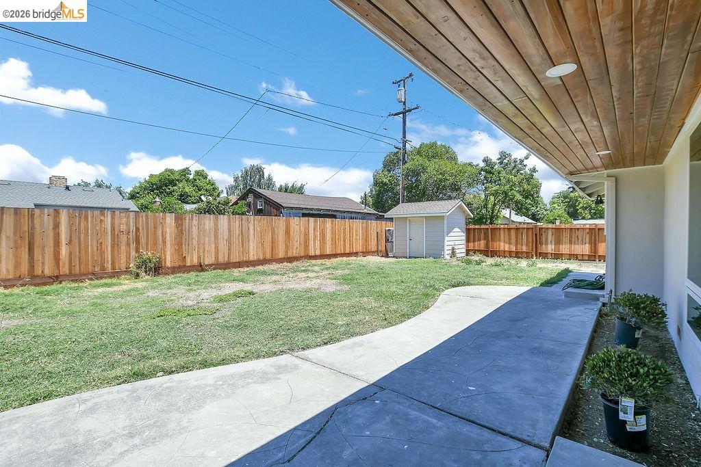 65 E Arcade St