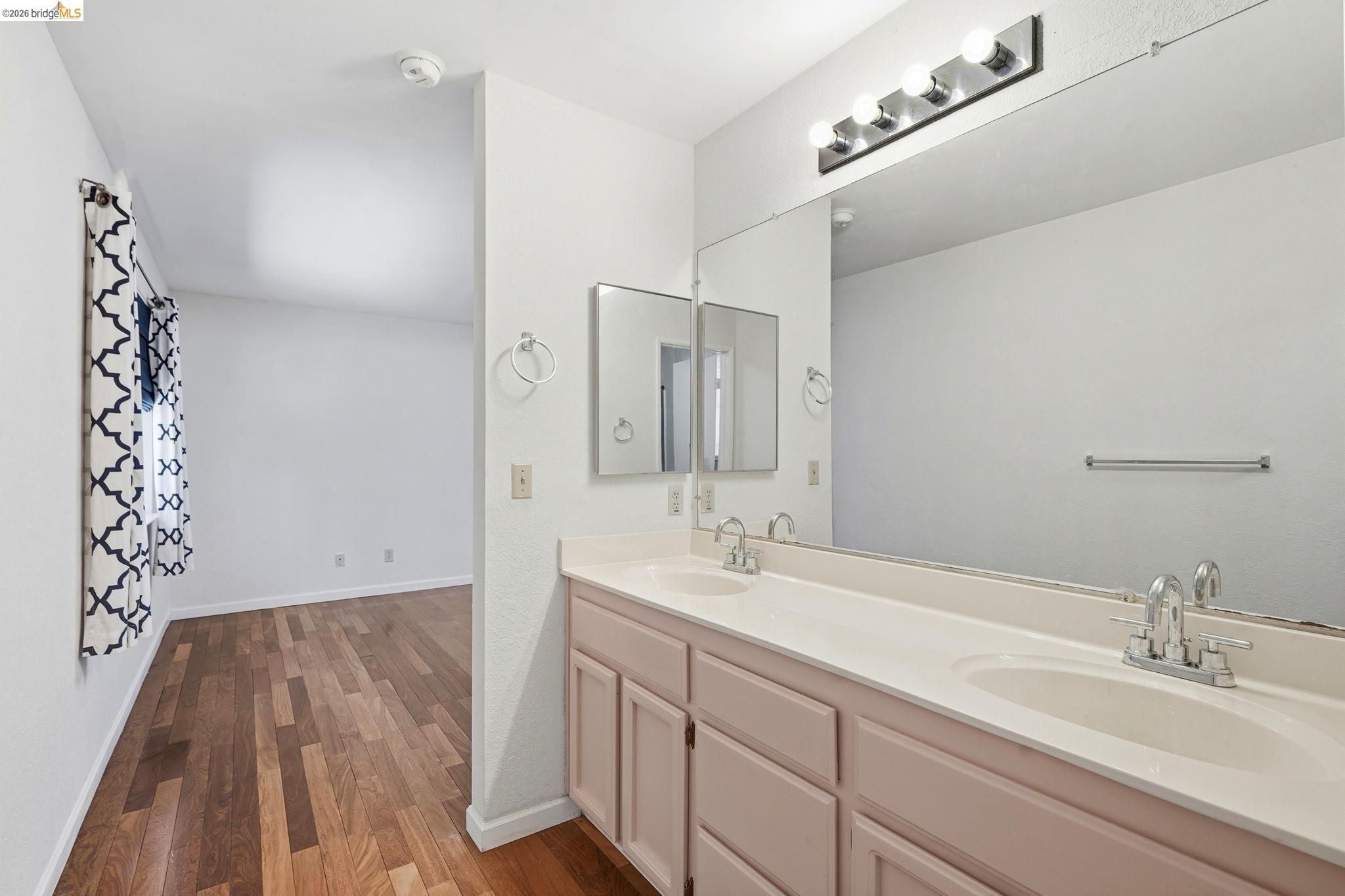 224 Sandy Cove Ln