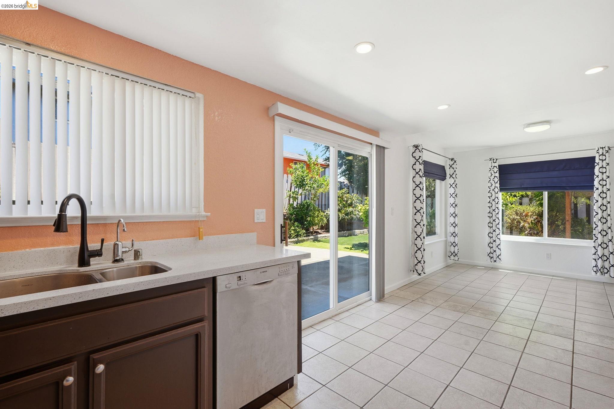 224 Sandy Cove Ln