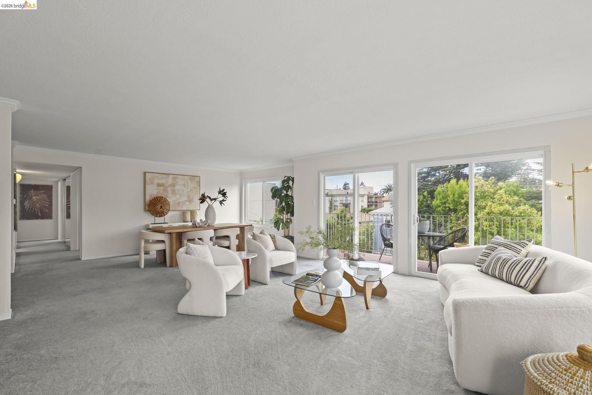 695 Mariposa Ave # 401