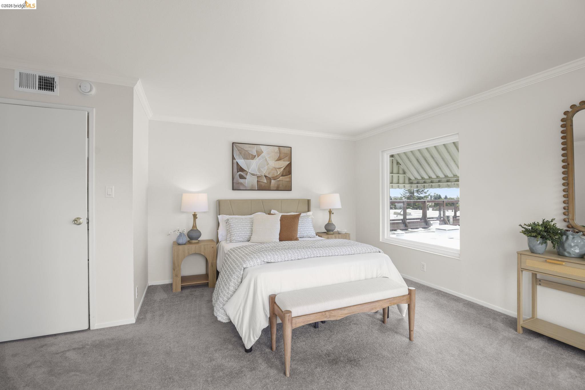 695 Mariposa Ave # 401