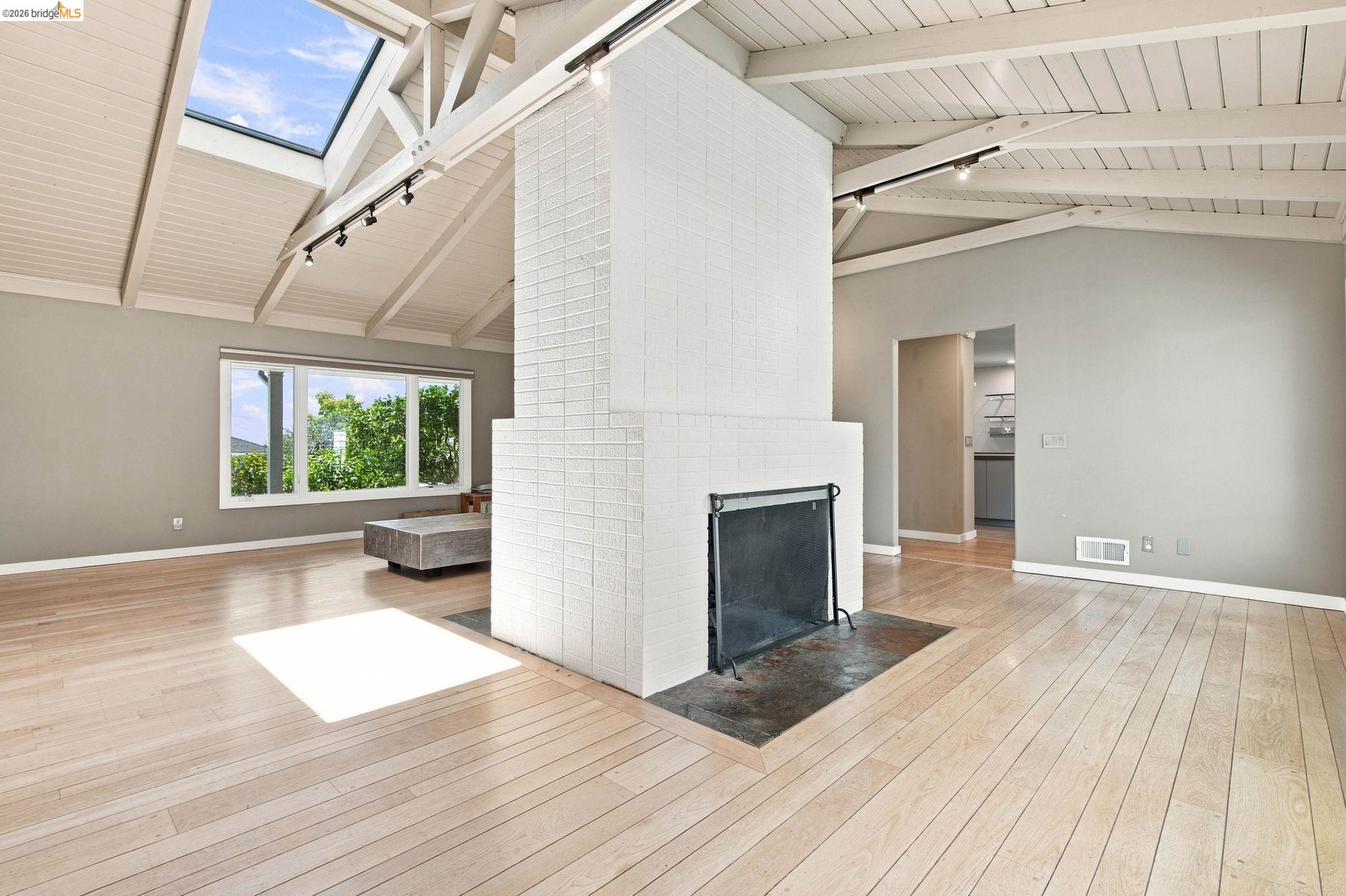 26 Dudley Ct