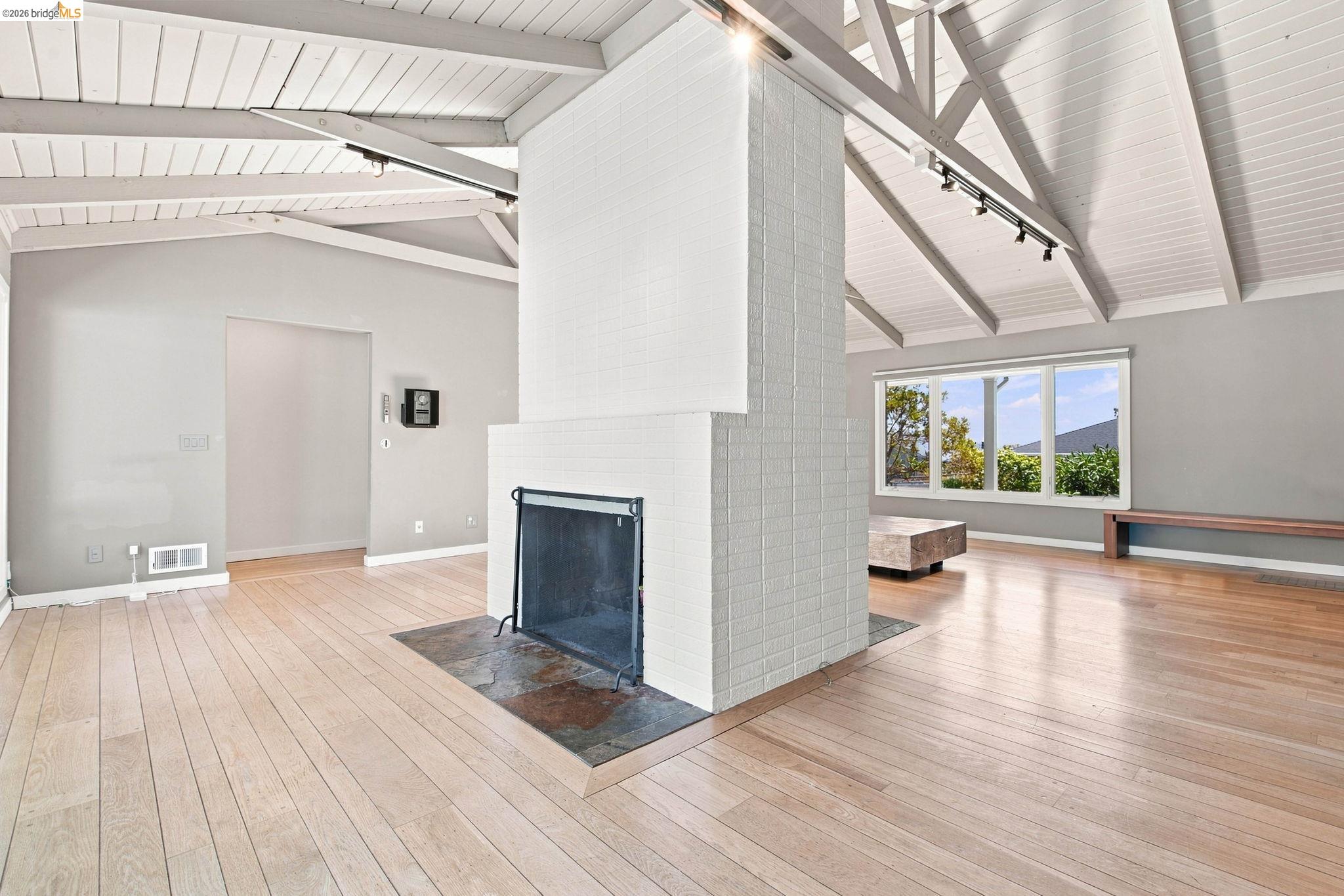 26 Dudley Ct