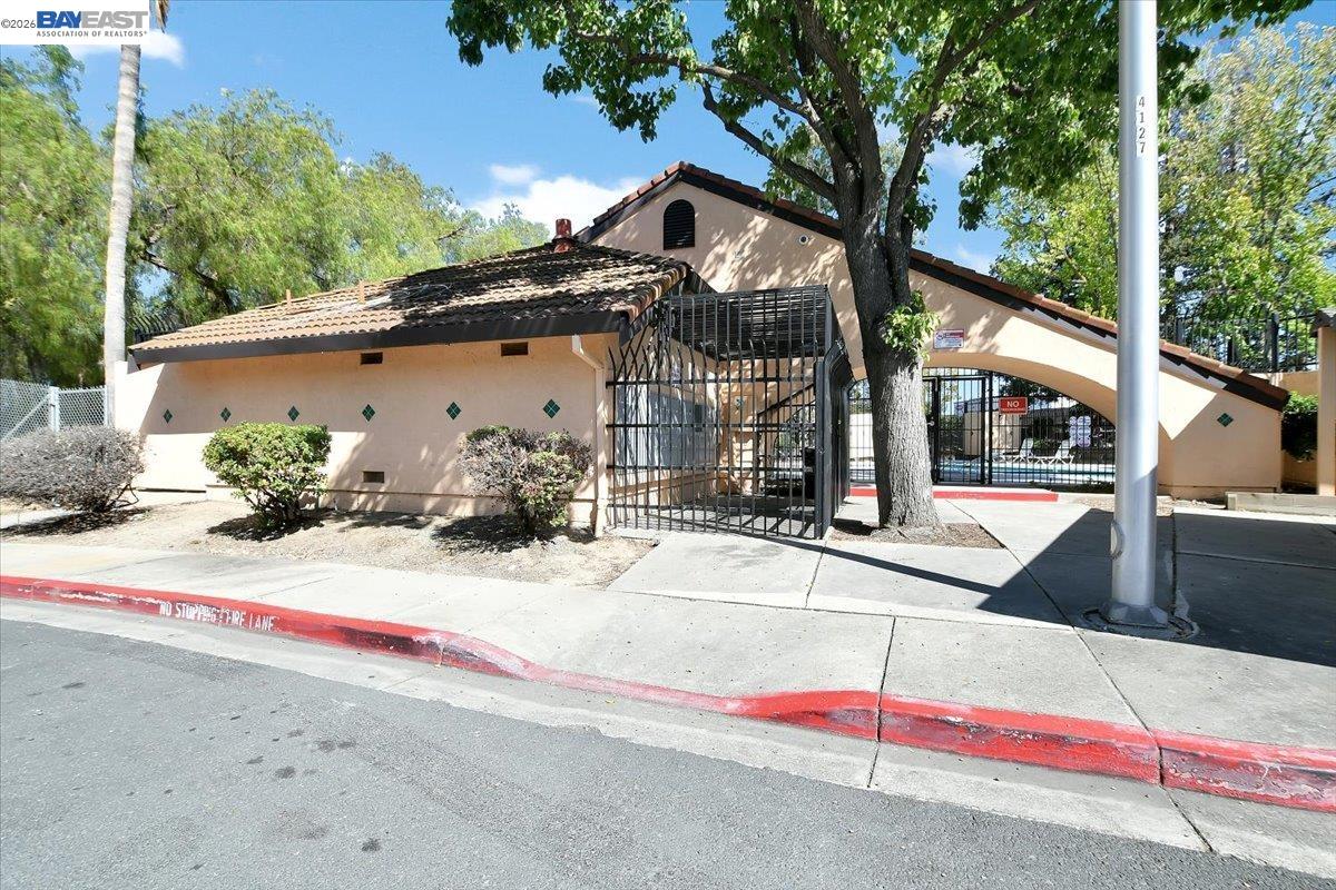 2280 Renwick Ln