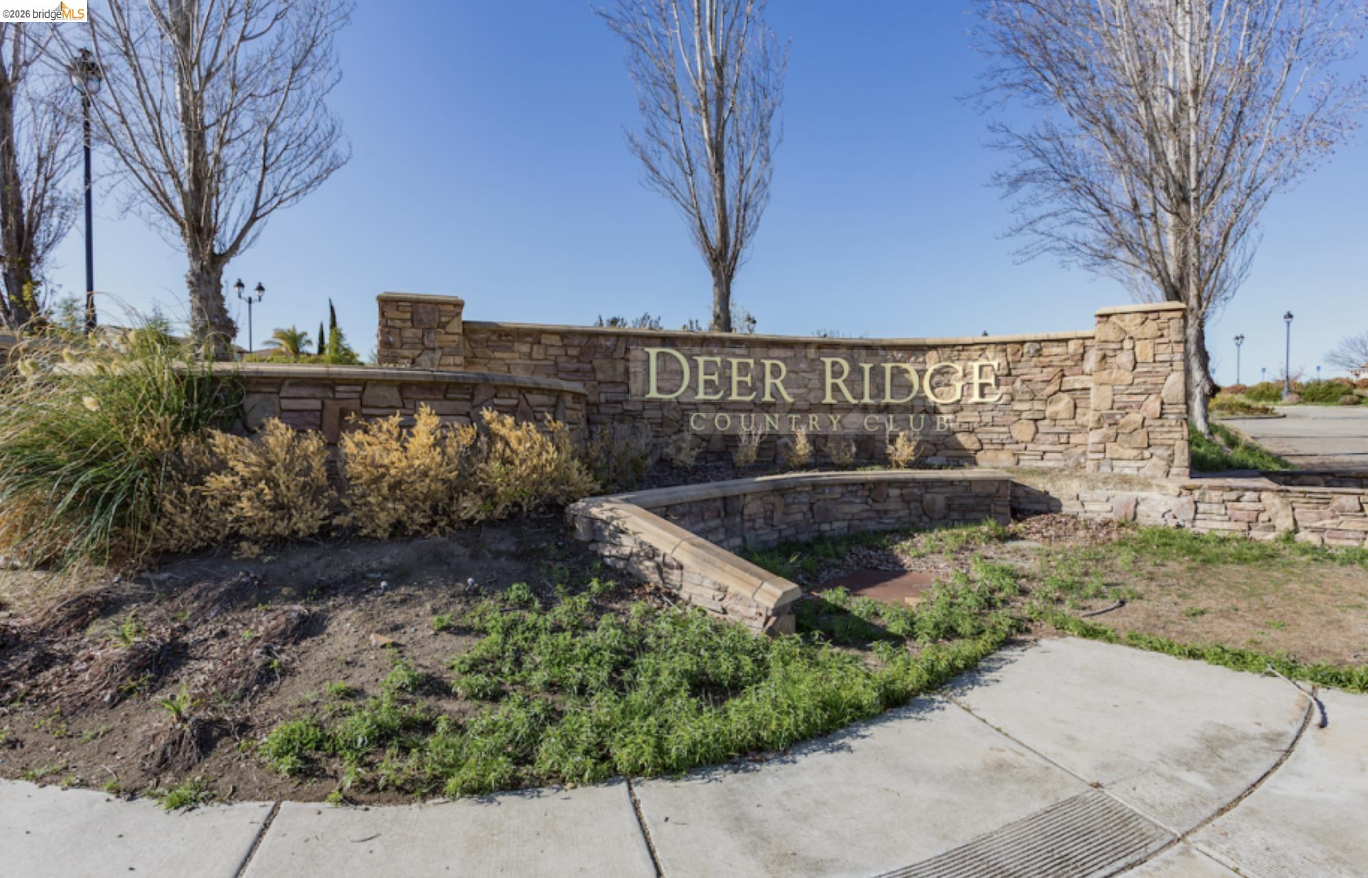 308 Foothill Dr