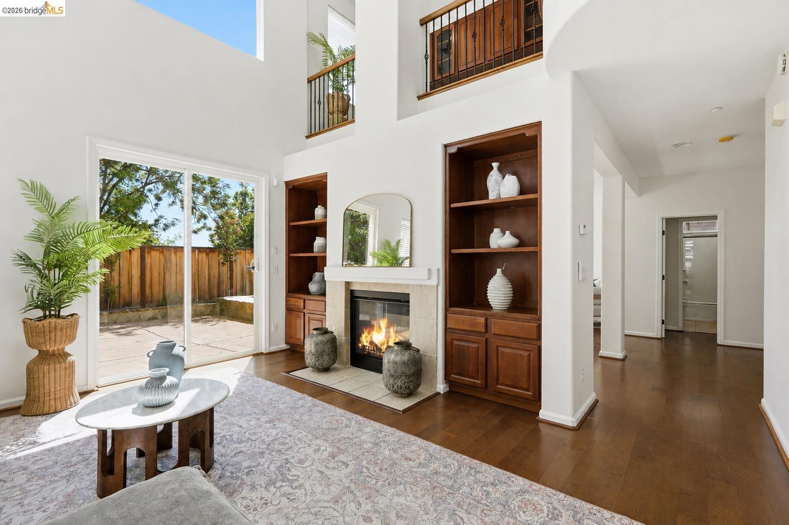 308 Foothill Dr