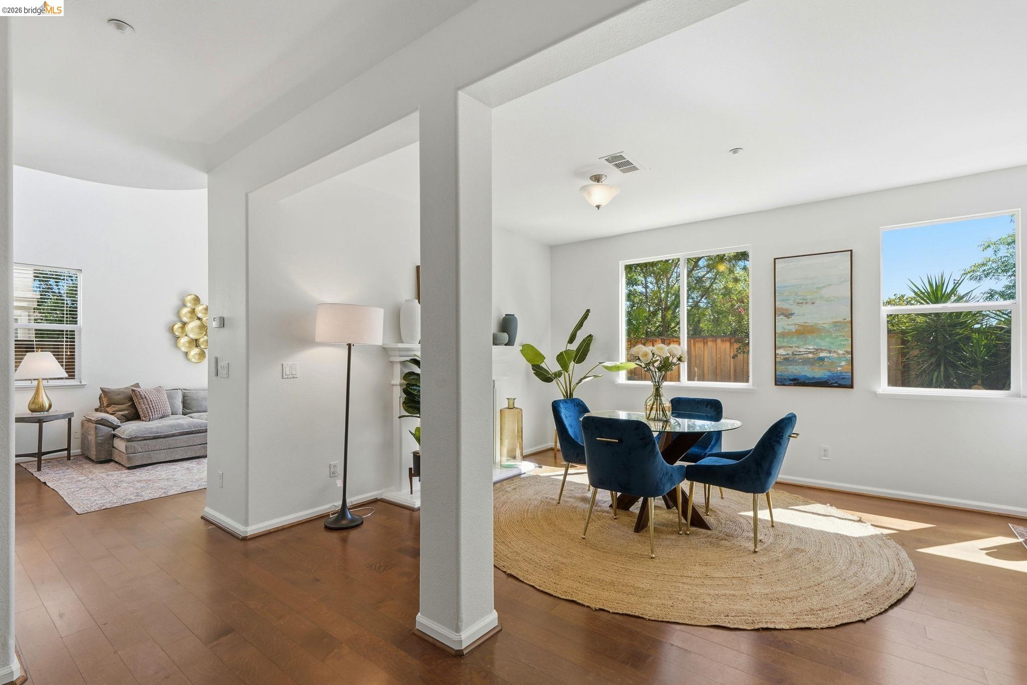 308 Foothill Dr