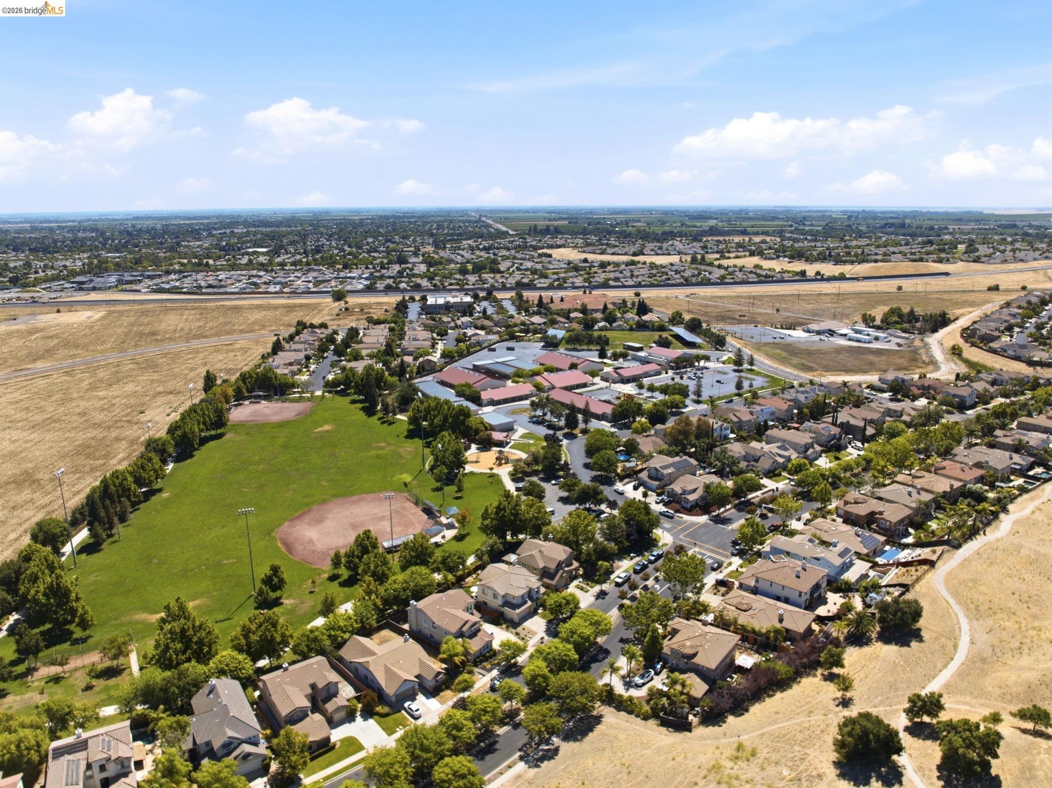 308 Foothill Dr