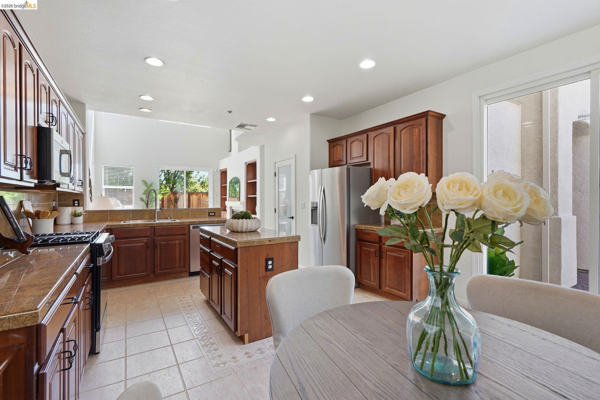 308 Foothill Dr