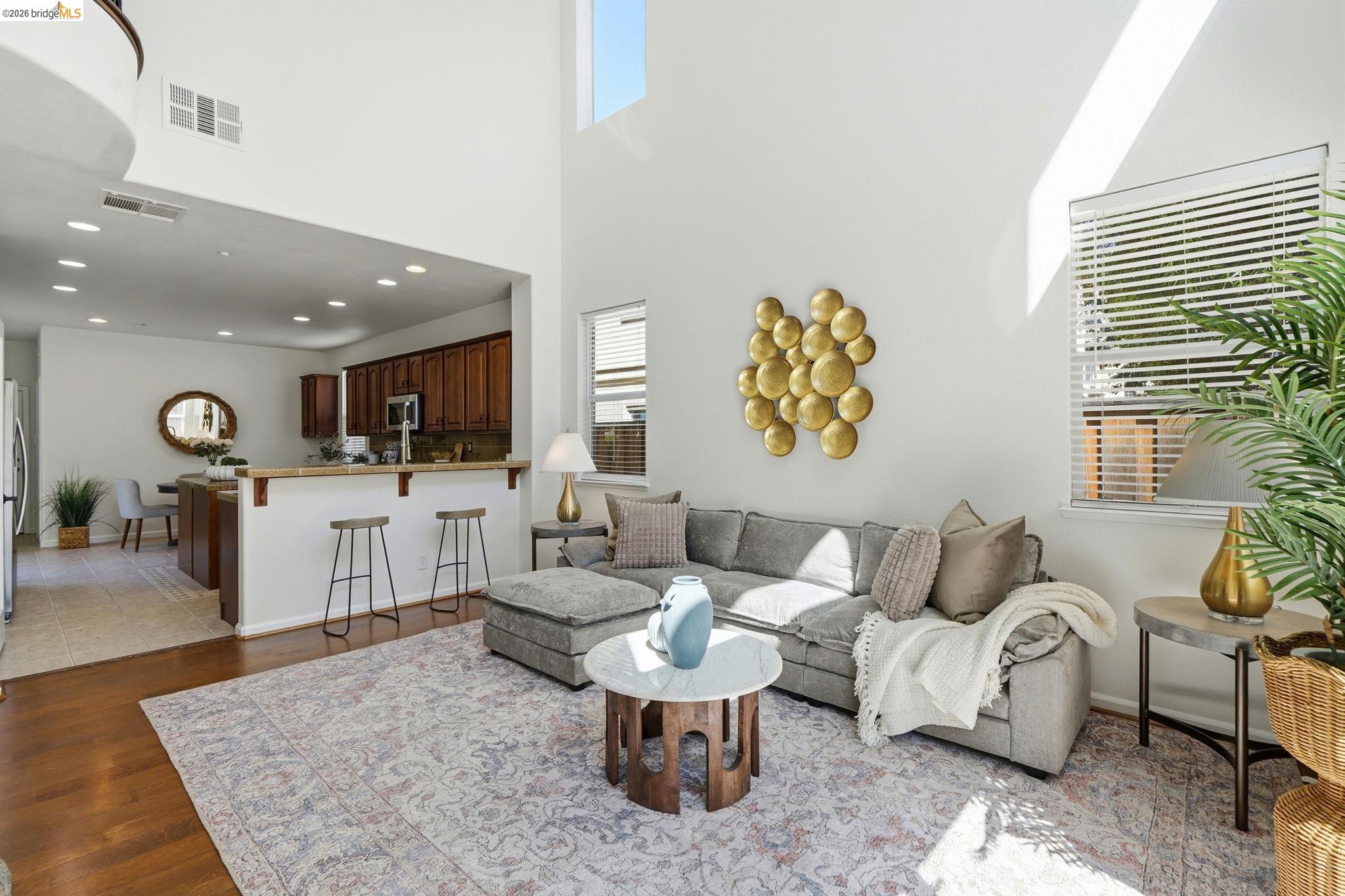 308 Foothill Dr