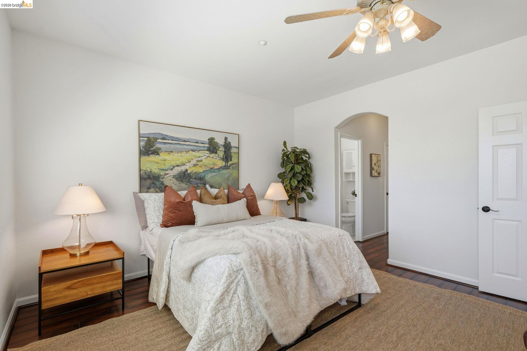 308 Foothill Dr