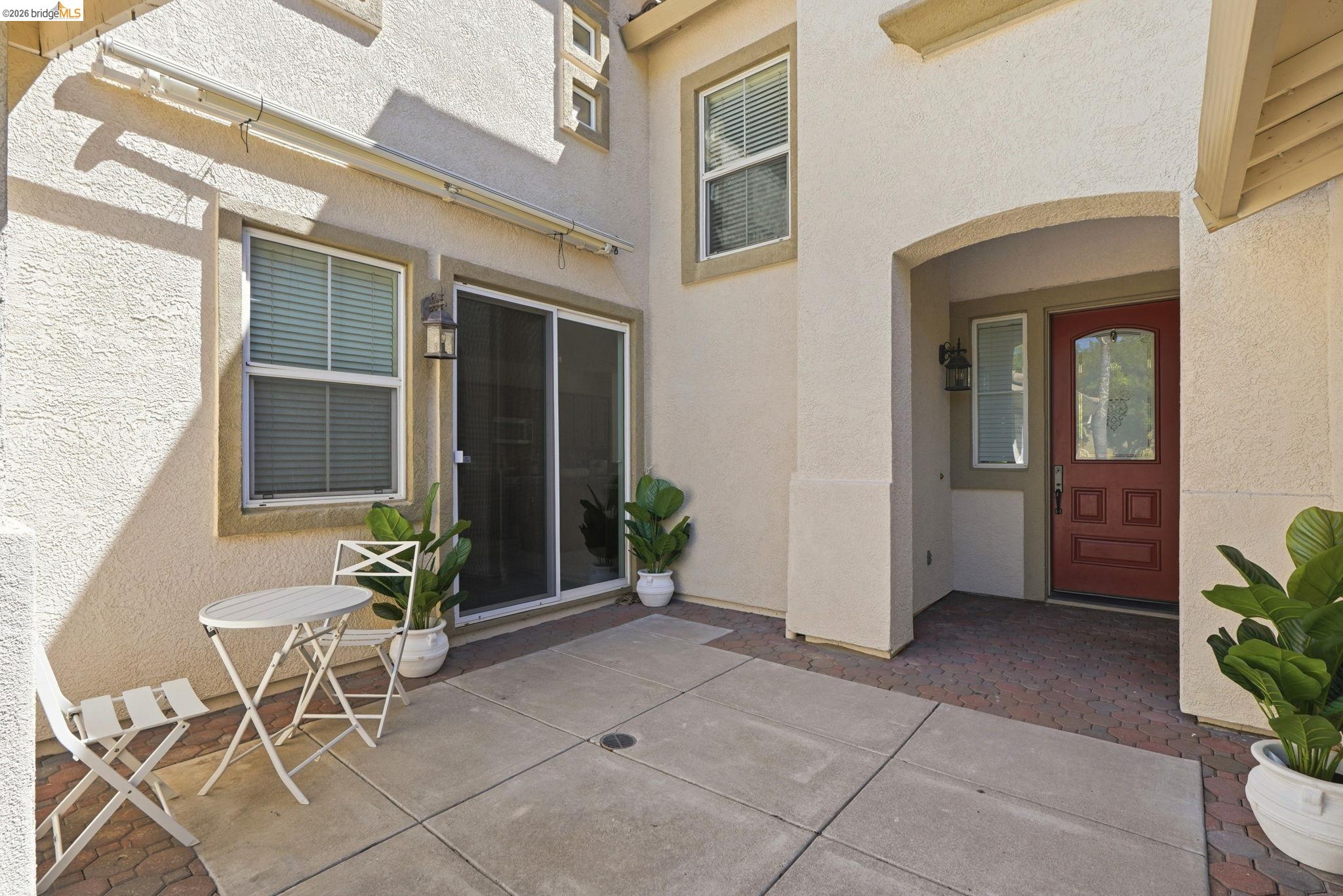 308 Foothill Dr