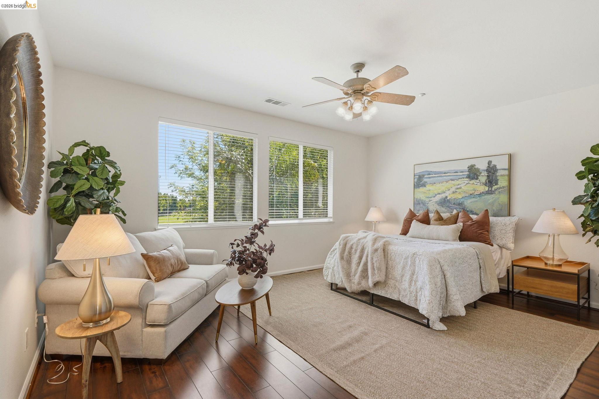 308 Foothill Dr