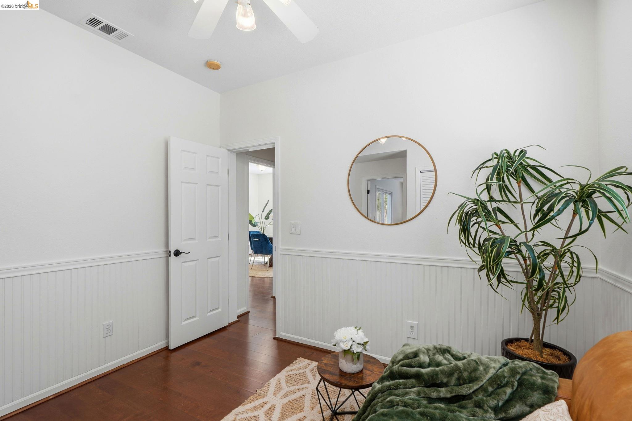 308 Foothill Dr