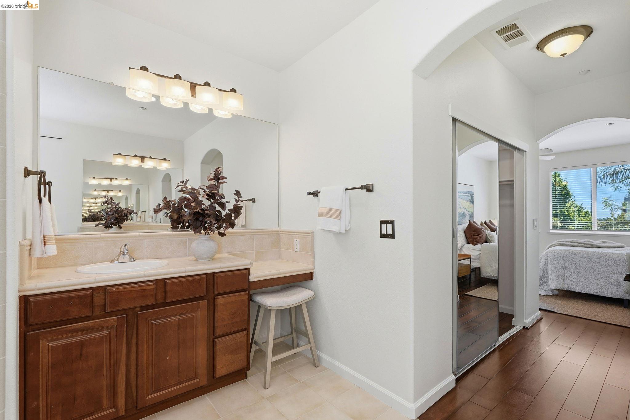 308 Foothill Dr