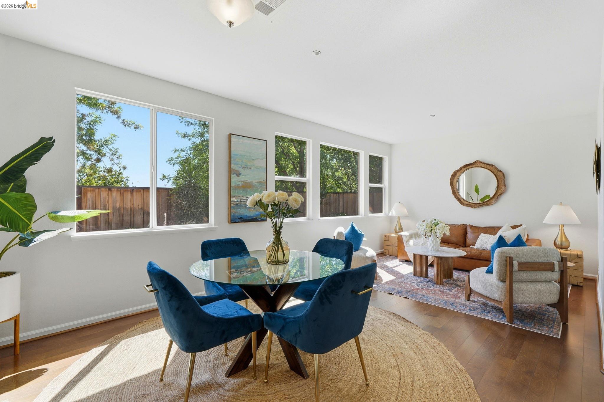 308 Foothill Dr