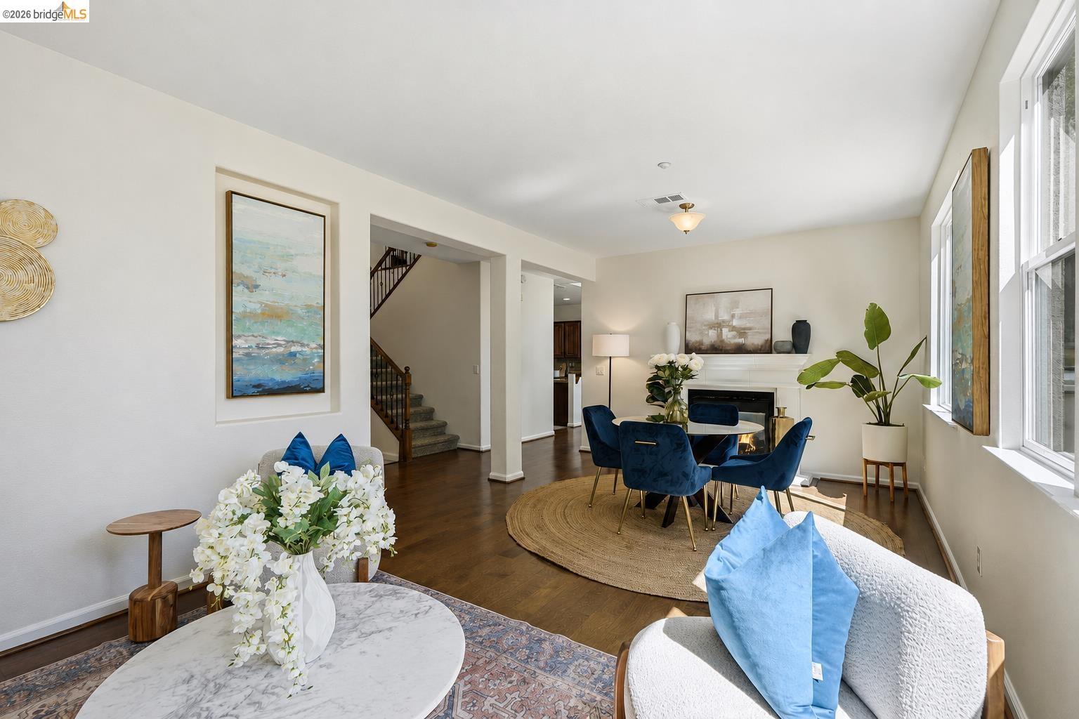 308 Foothill Dr