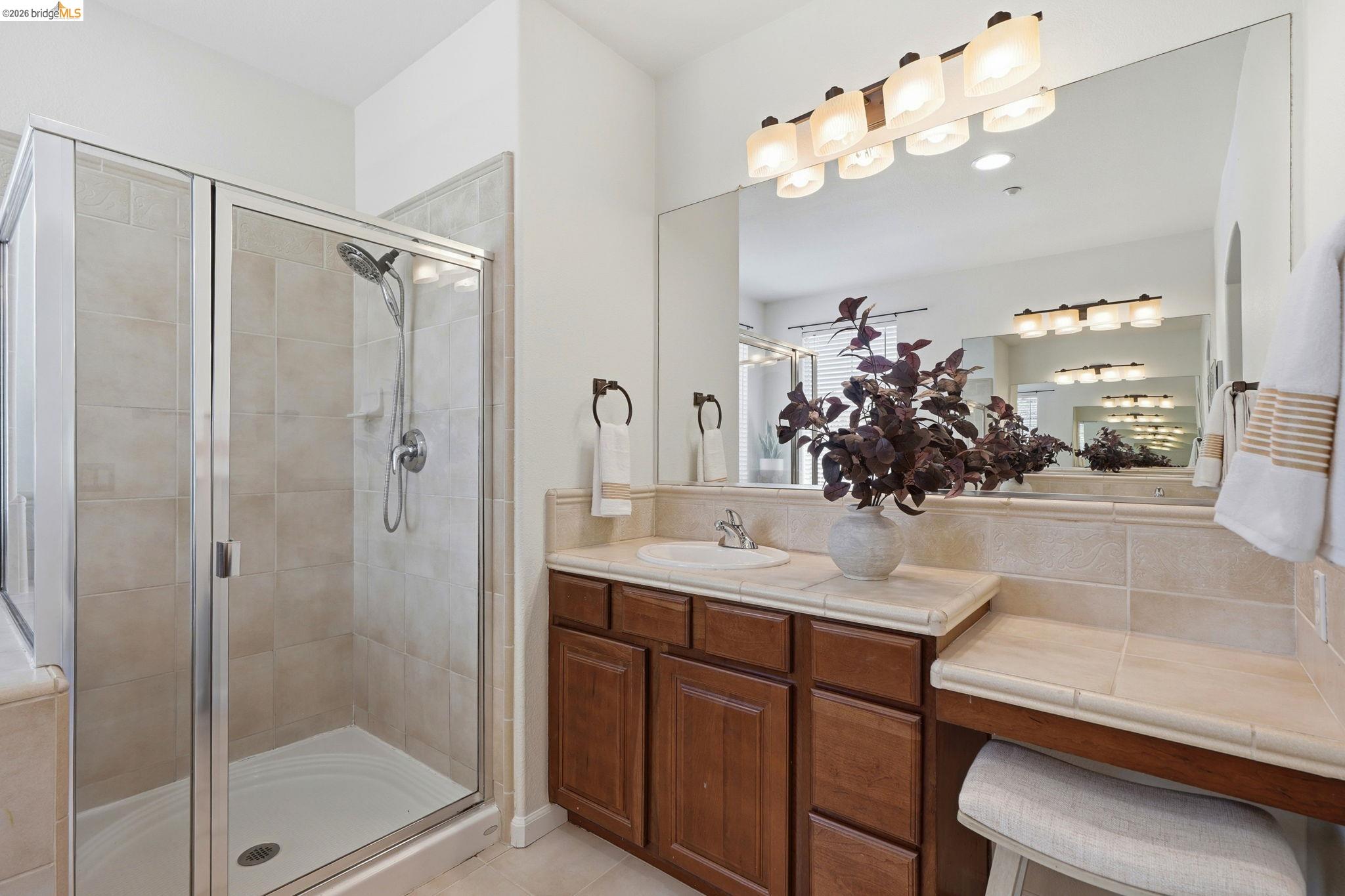 308 Foothill Dr