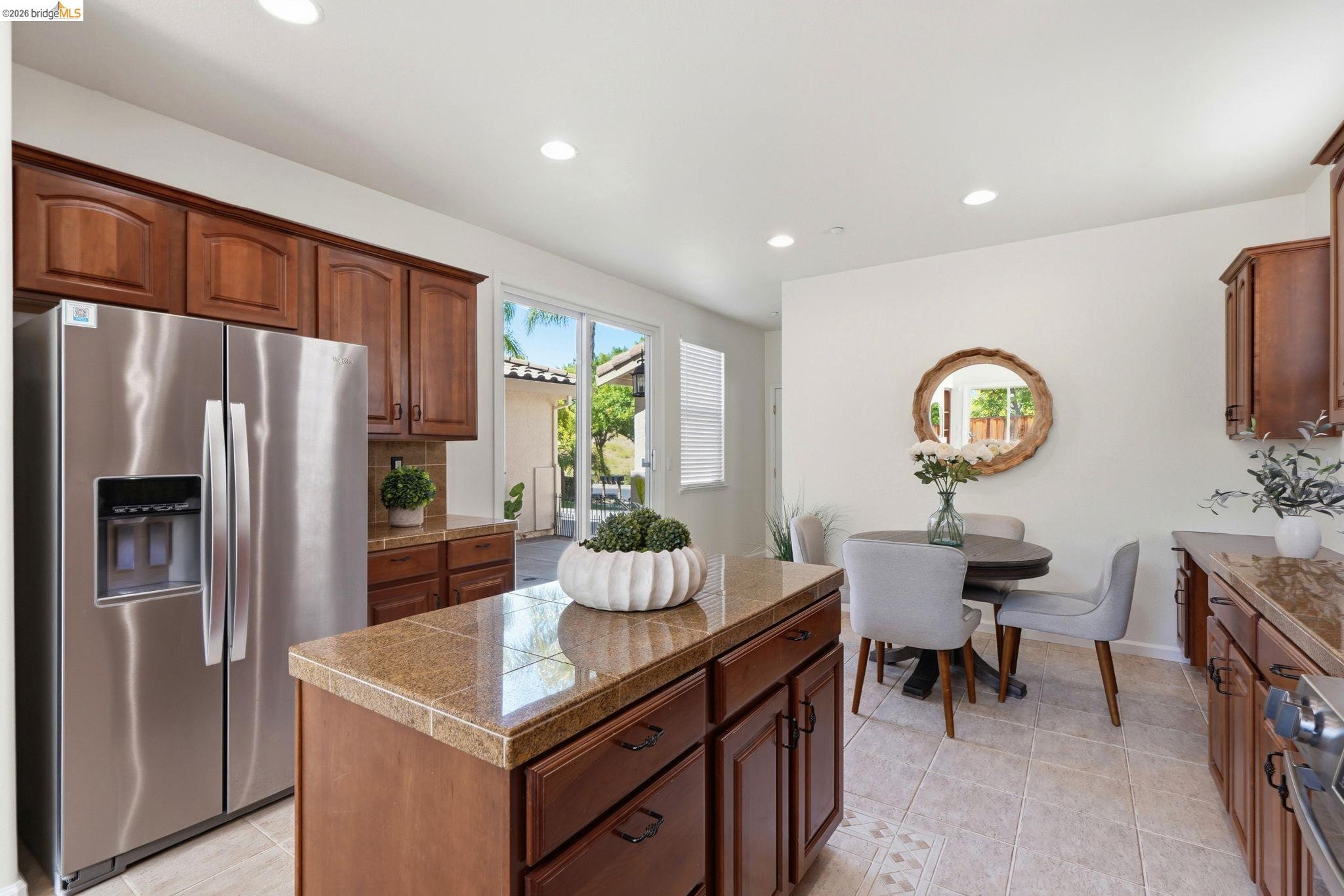 308 Foothill Dr