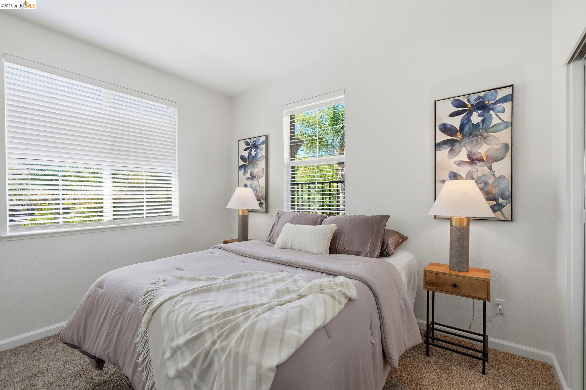 308 Foothill Dr