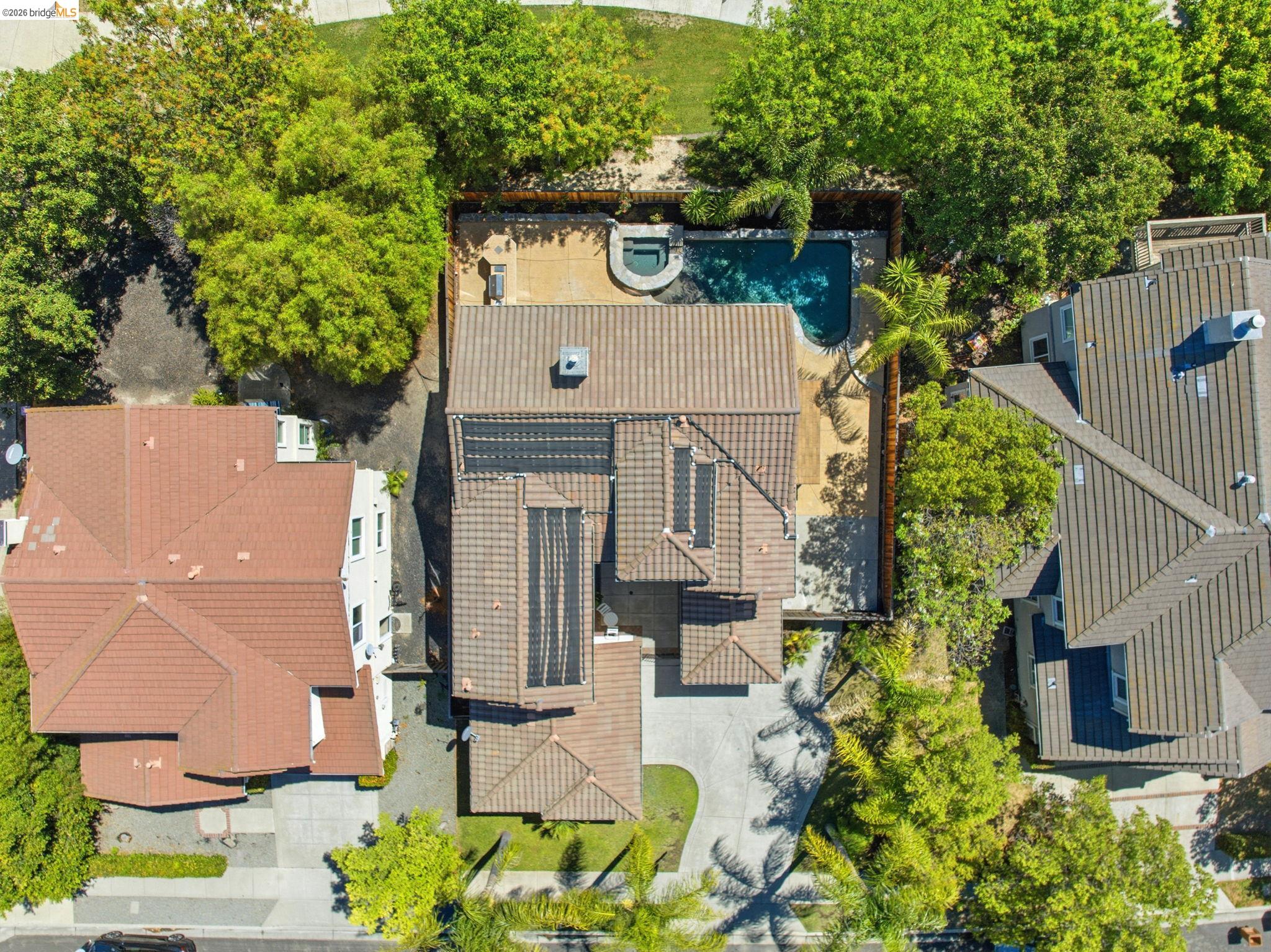 308 Foothill Dr