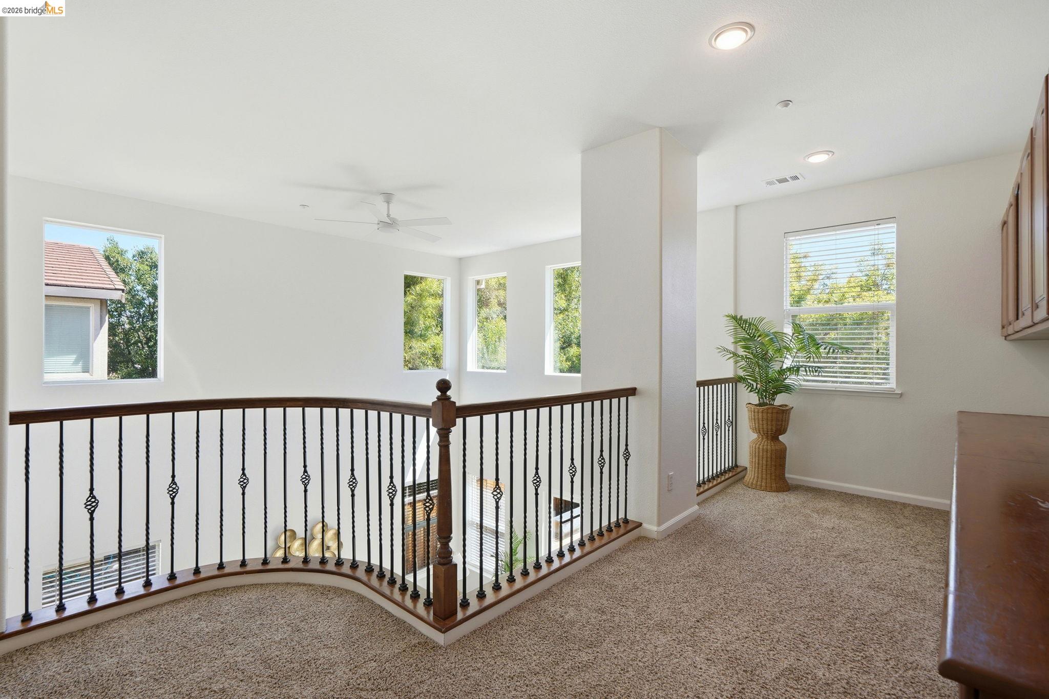308 Foothill Dr