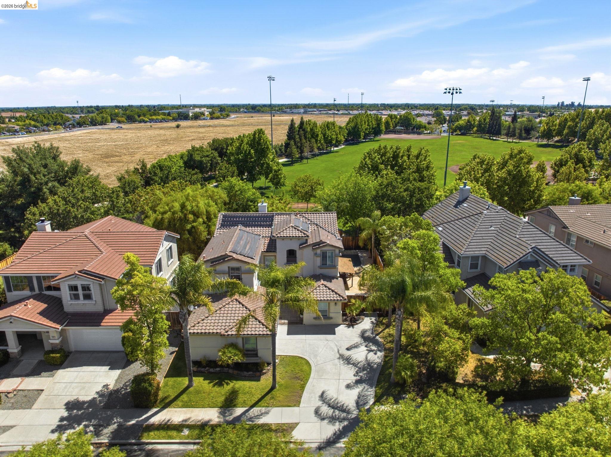 308 Foothill Dr