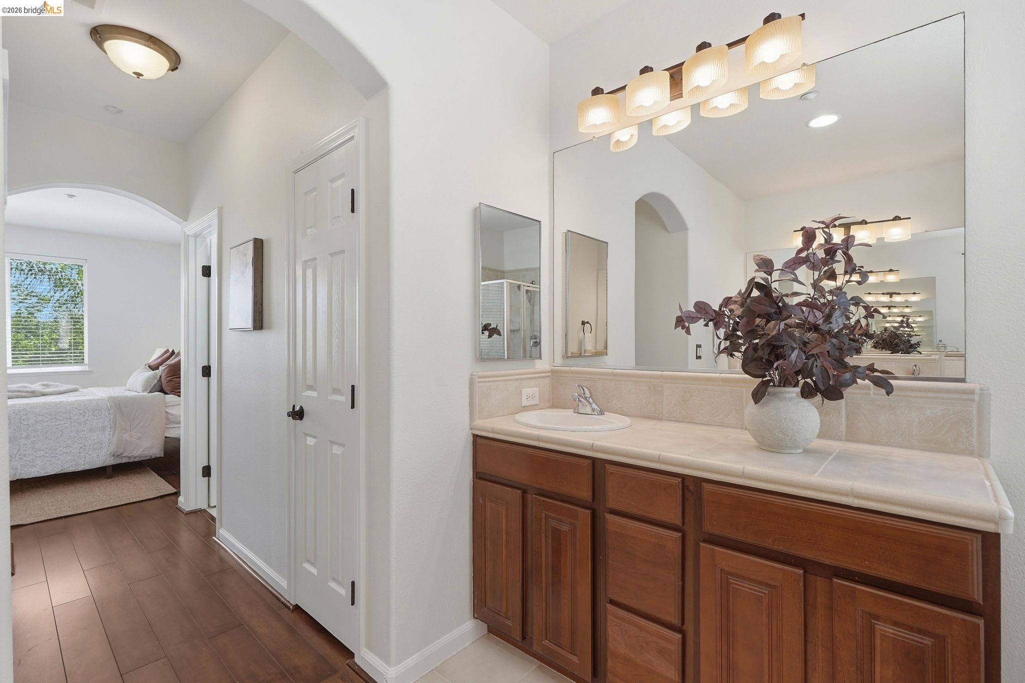 308 Foothill Dr