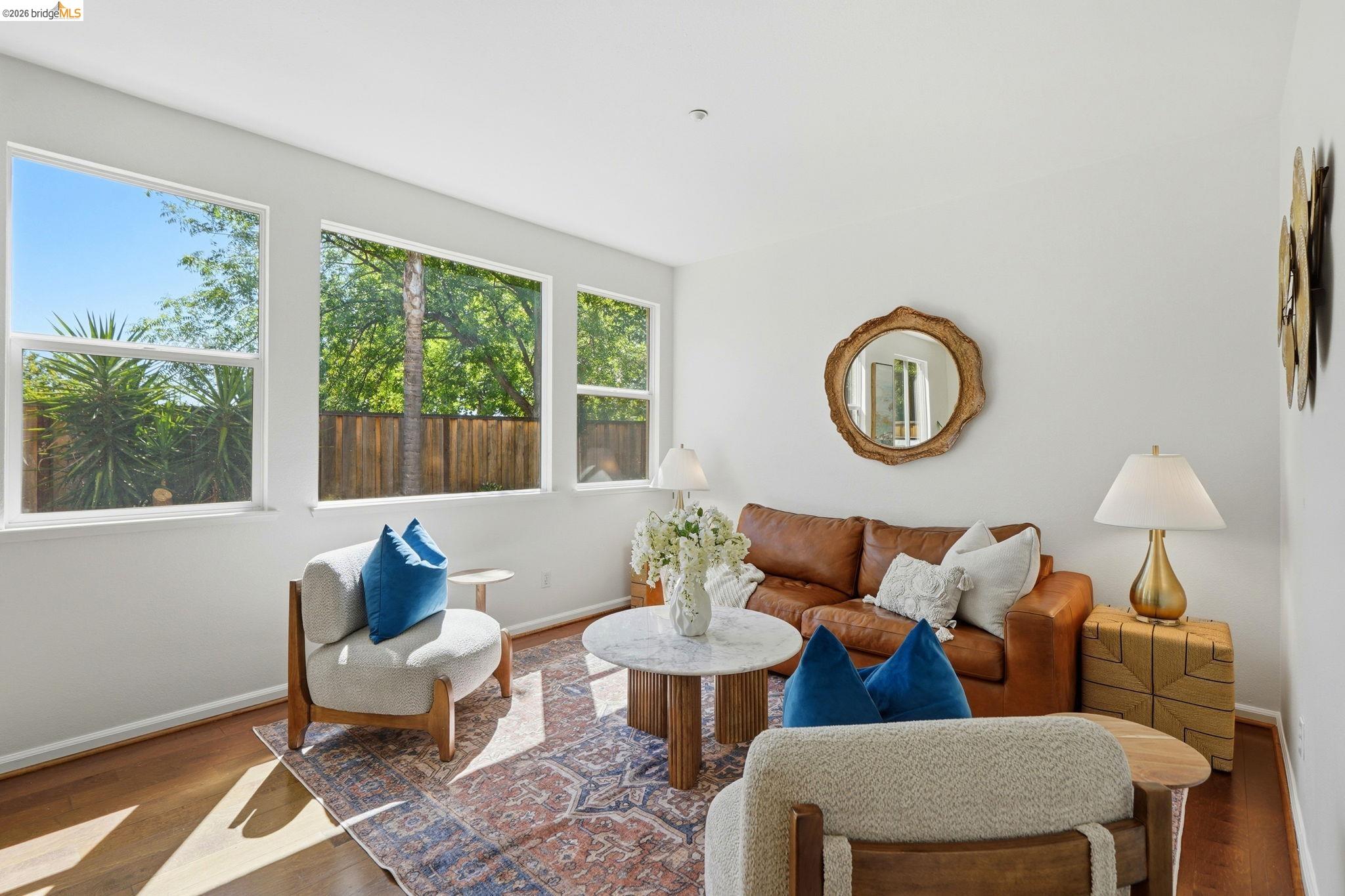 308 Foothill Dr