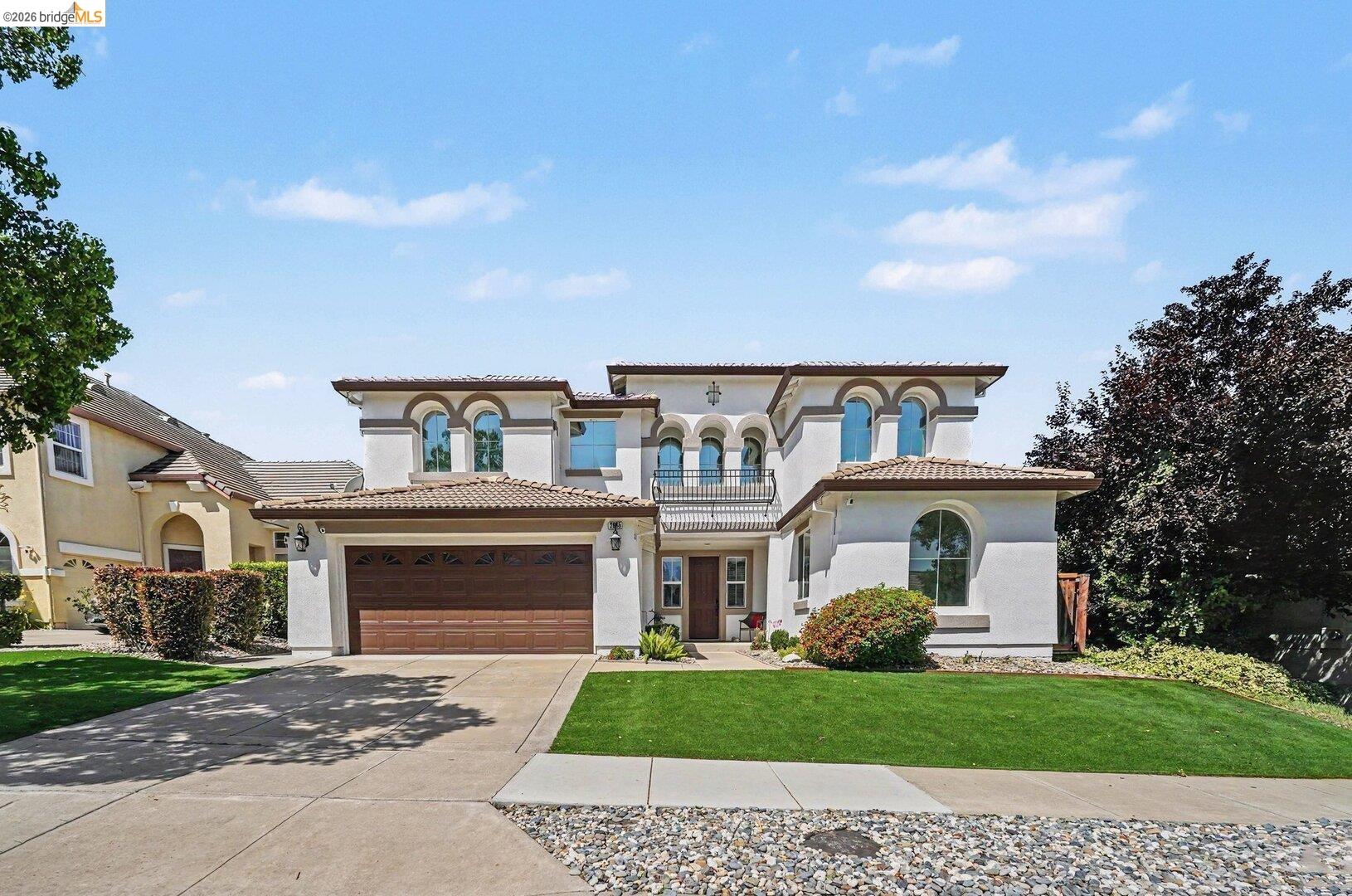 2645 Torrey Pines DR