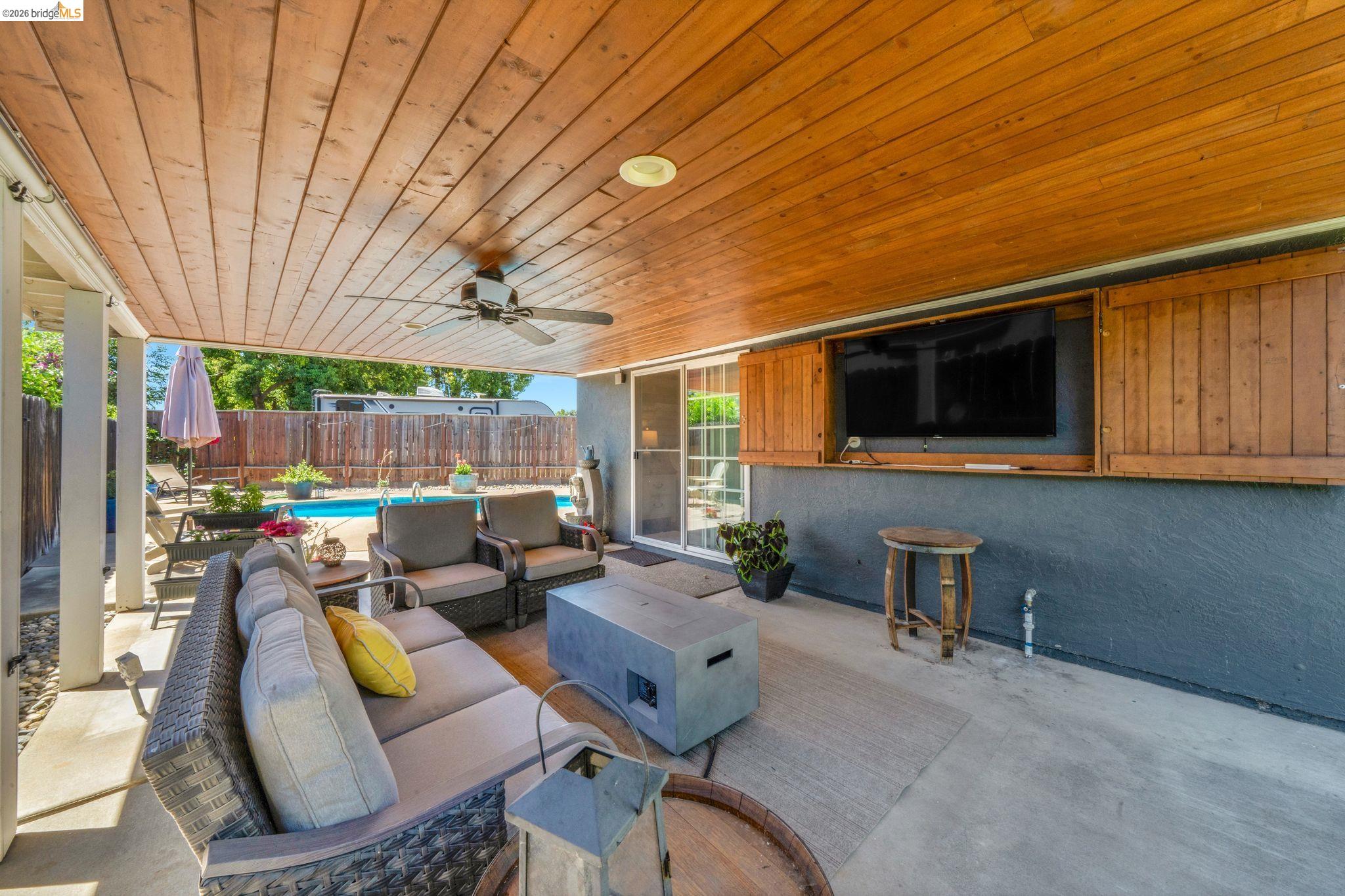 907 Dorchester Cir