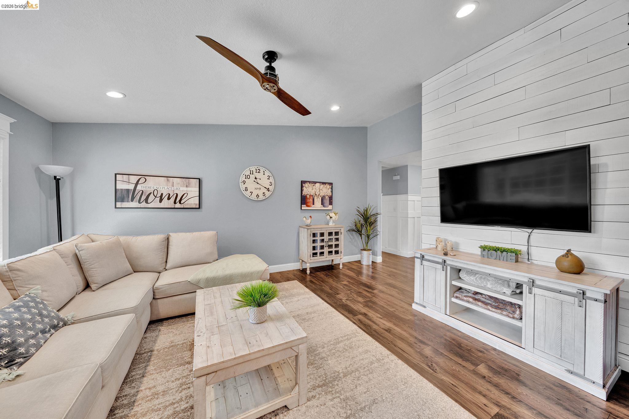 907 Dorchester Cir