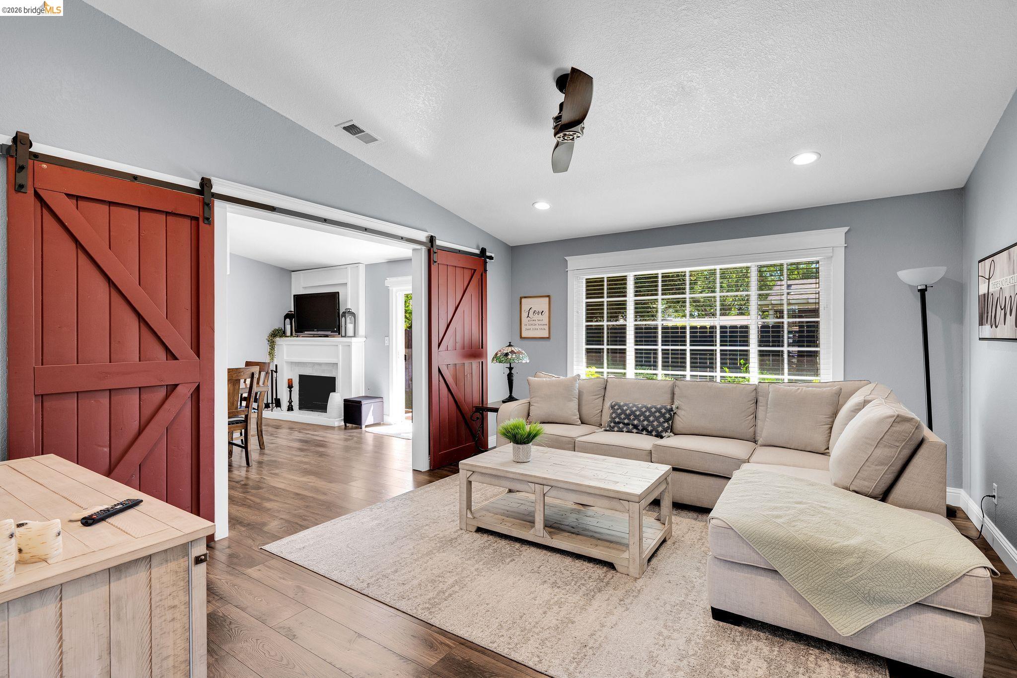 907 Dorchester Cir
