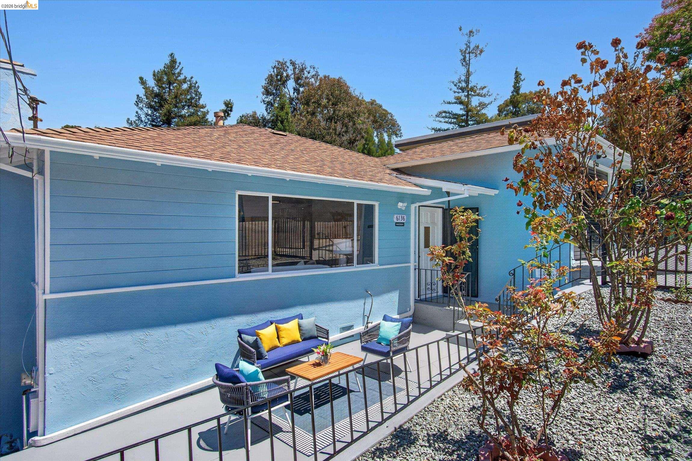 6138 Oakdale Ave