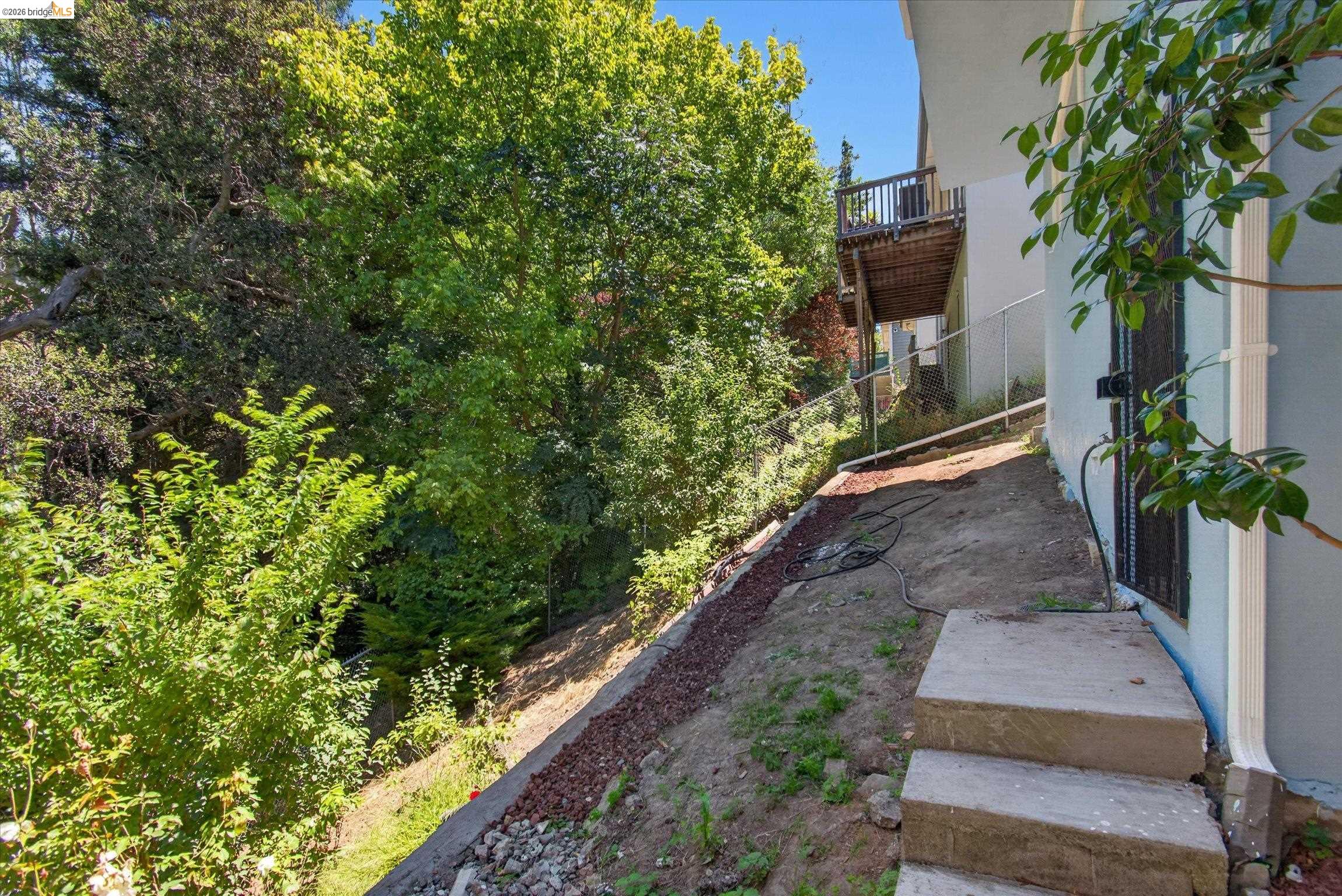 6138 Oakdale Ave
