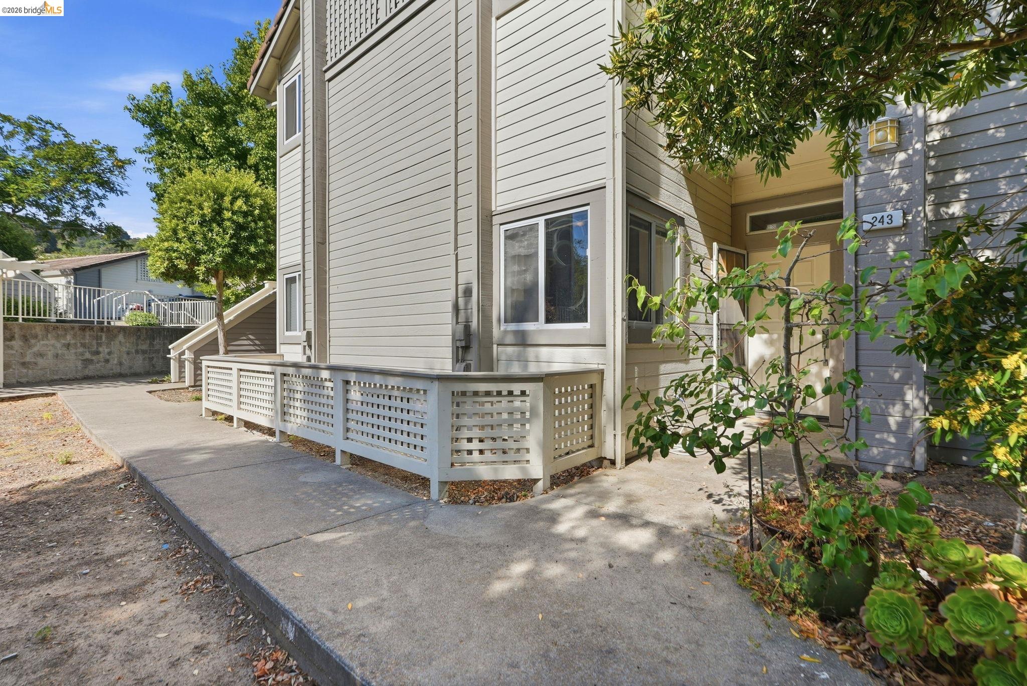 243 Florence Ct