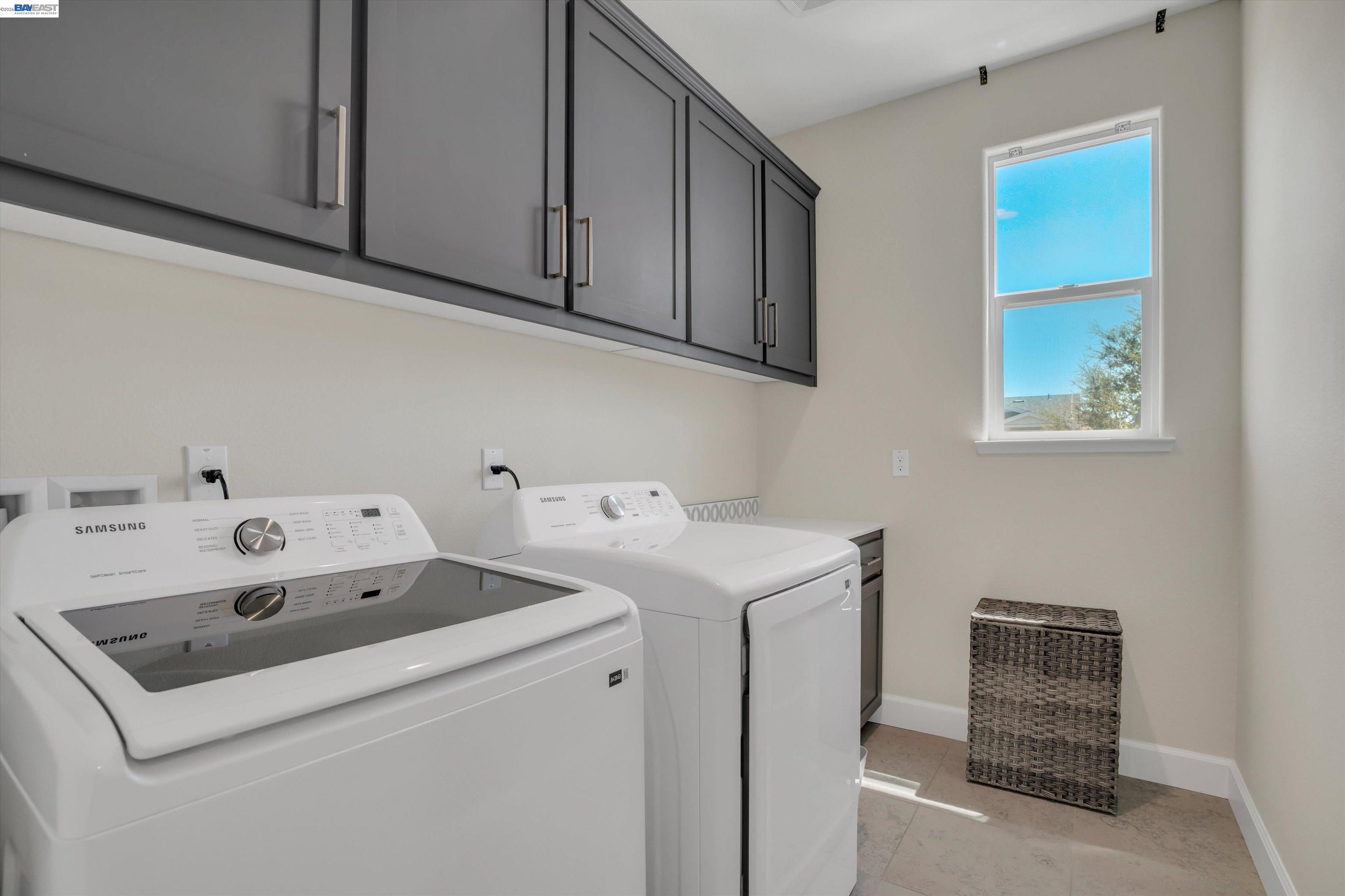 208 Halloran Ct